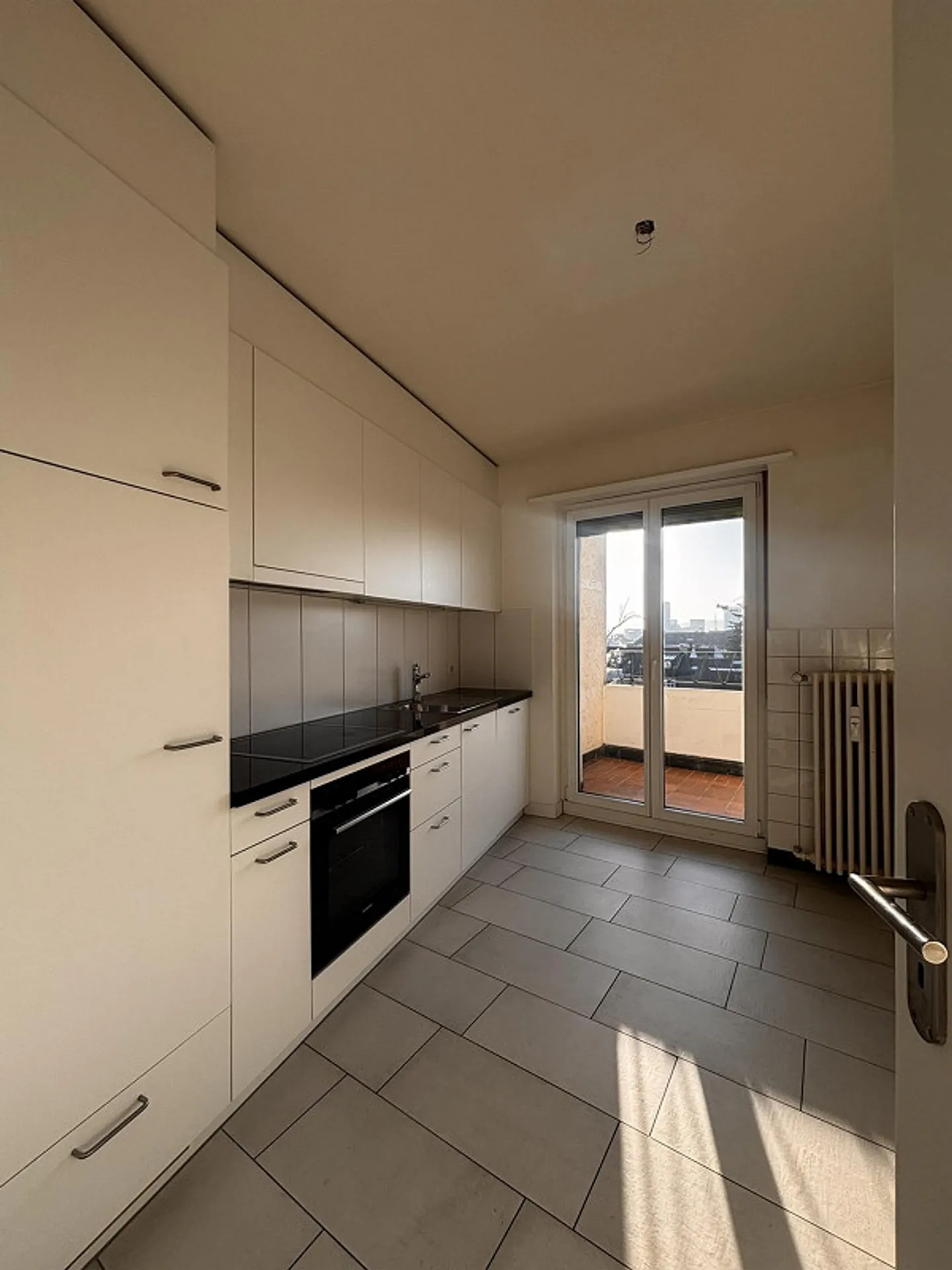 Charmant appartement de 4 pièces - Photo 4 sur 8