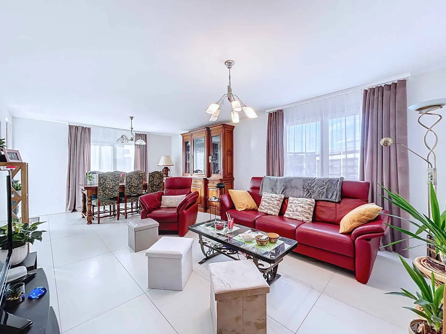 4.5 Room Apartment Completely Renovated with Balcony in the City Center of Bulle - Photo 4 of 12