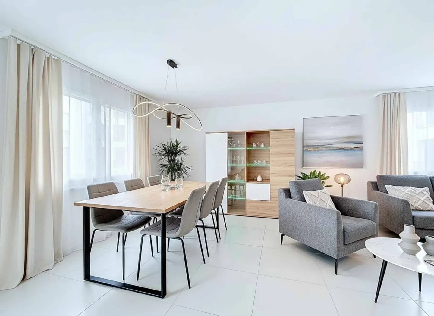 4.5 Room Apartment Completely Renovated with Balcony in the City Center of Bulle - Photo 6 of 12