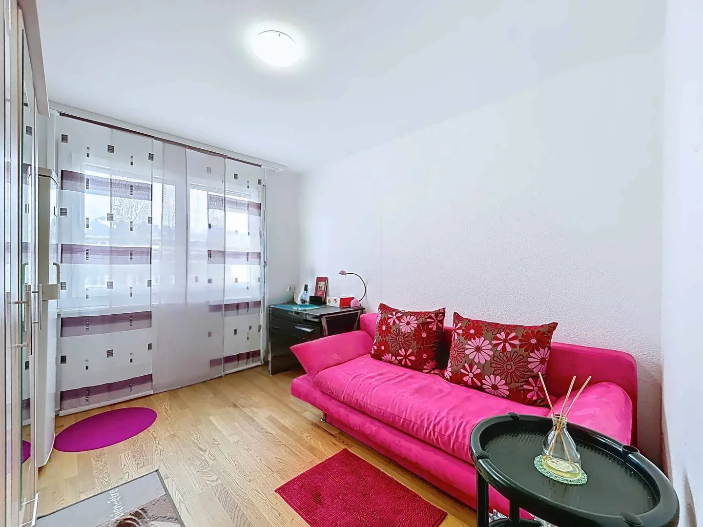 4.5 Room Apartment Completely Renovated with Balcony in the City Center of Bulle - Photo 8 of 12