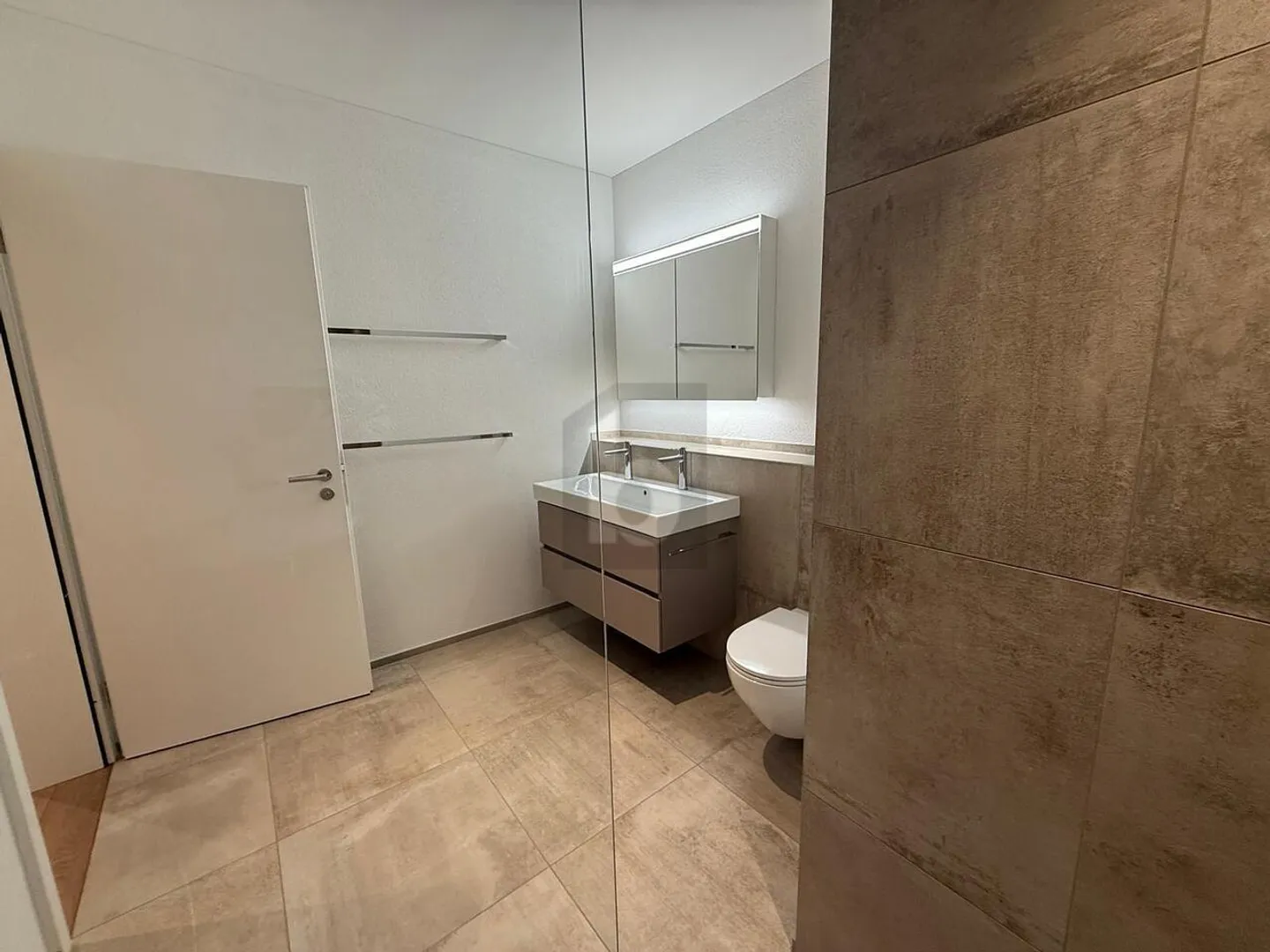 MODERNE AVEC STYLE ET CONFORT - Photo 4 sur 6