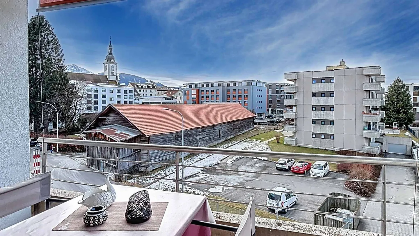 4.5 Room Apartment Completely Renovated with Balcony in the City Center of Bulle - Photo 11 of 12