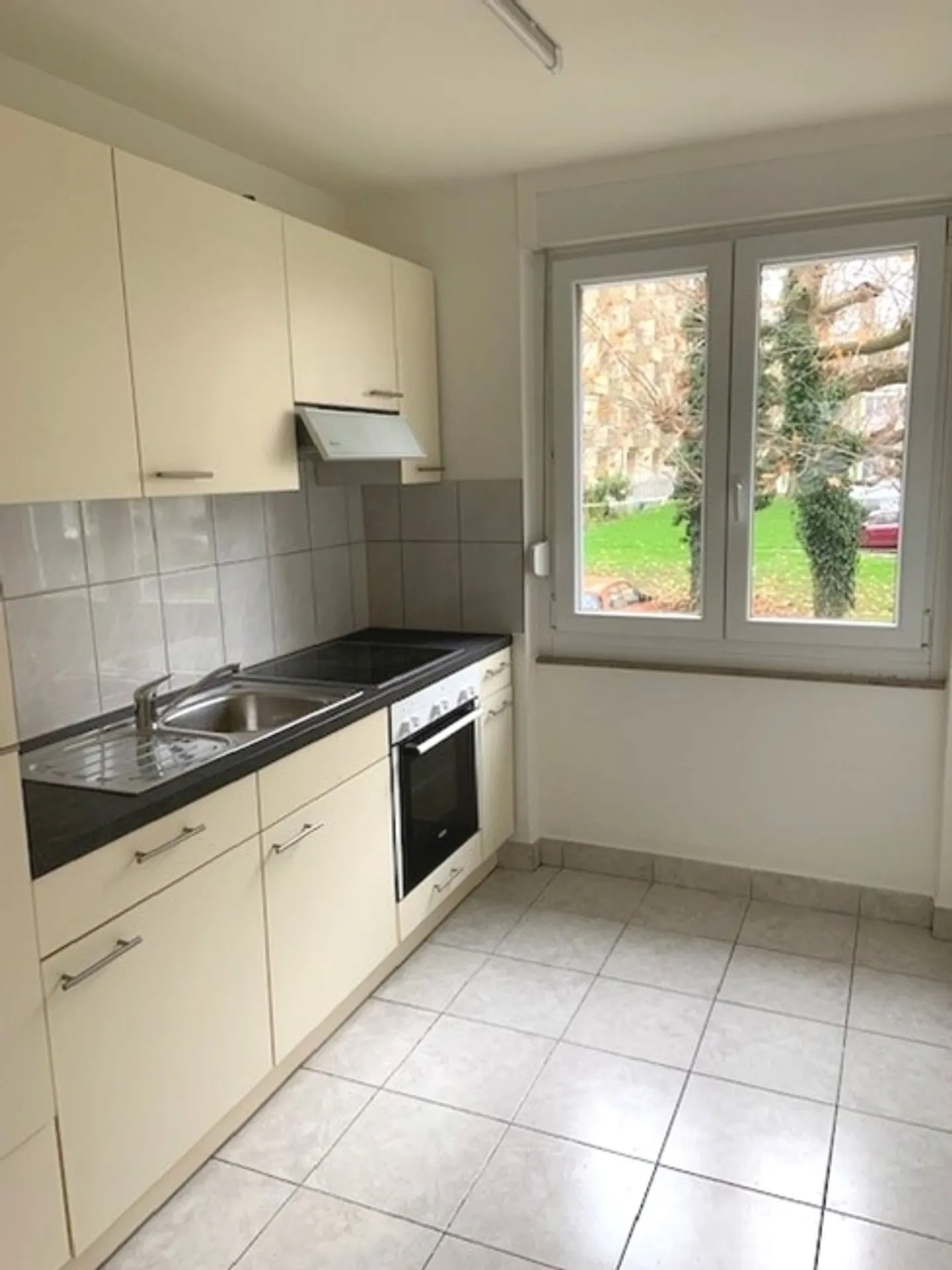 Your new home - Central in Solothurn - Photo 6 of 8