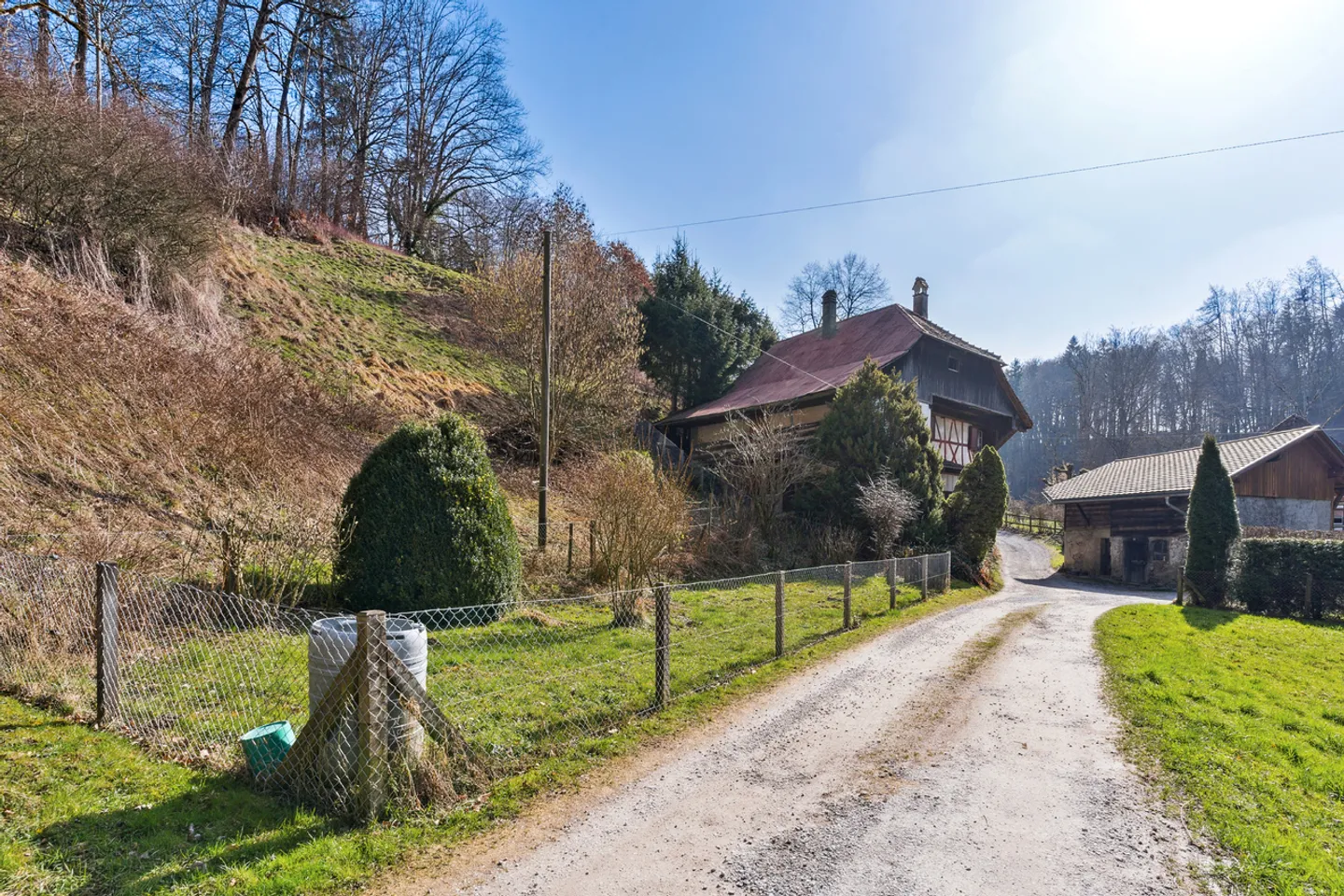 Historic house to renovate in Pulvermüli - Photo 1 of 8
