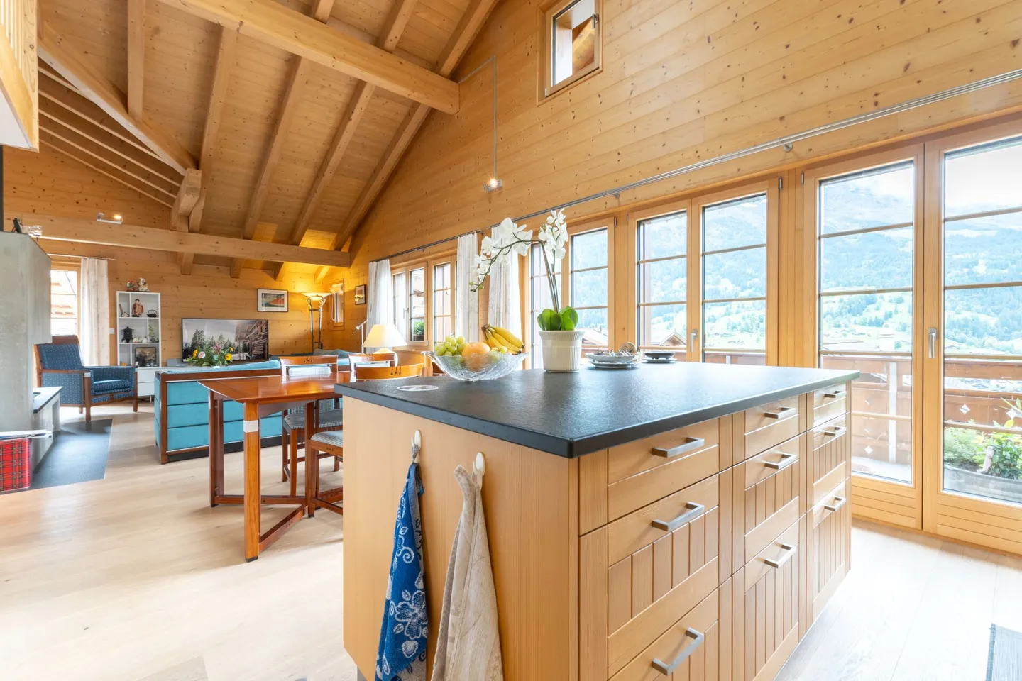 Charming 5.5-room apartment with gallery, Chalet Silberblume - Photo 7 of 35