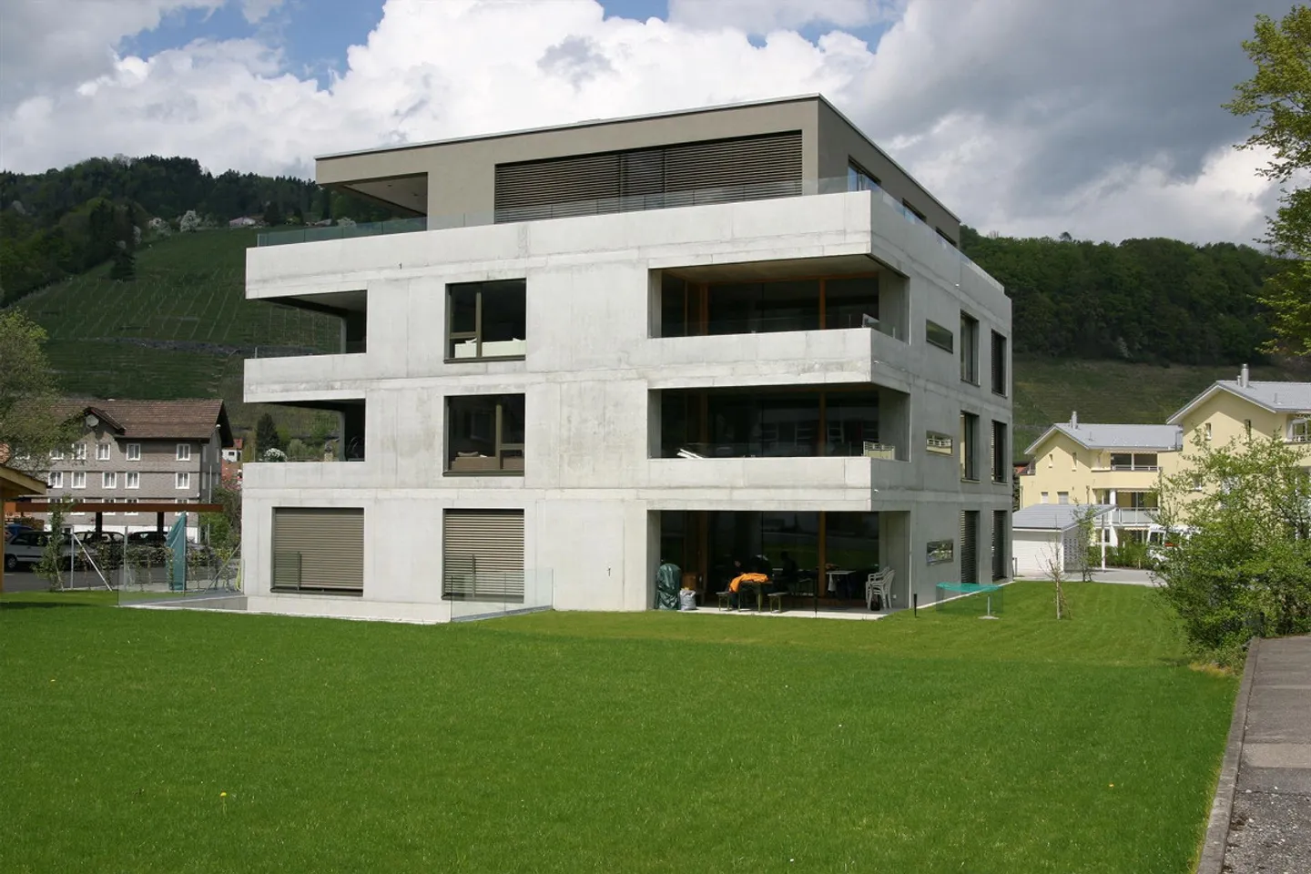 Light-flooded, spacious 3 1/2 room apartment - Photo 1 of 5