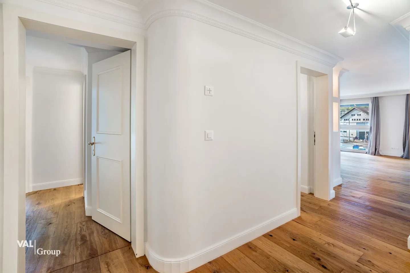 Stylish 4.5-room apartment with private sauna - Photo 4 of 12
