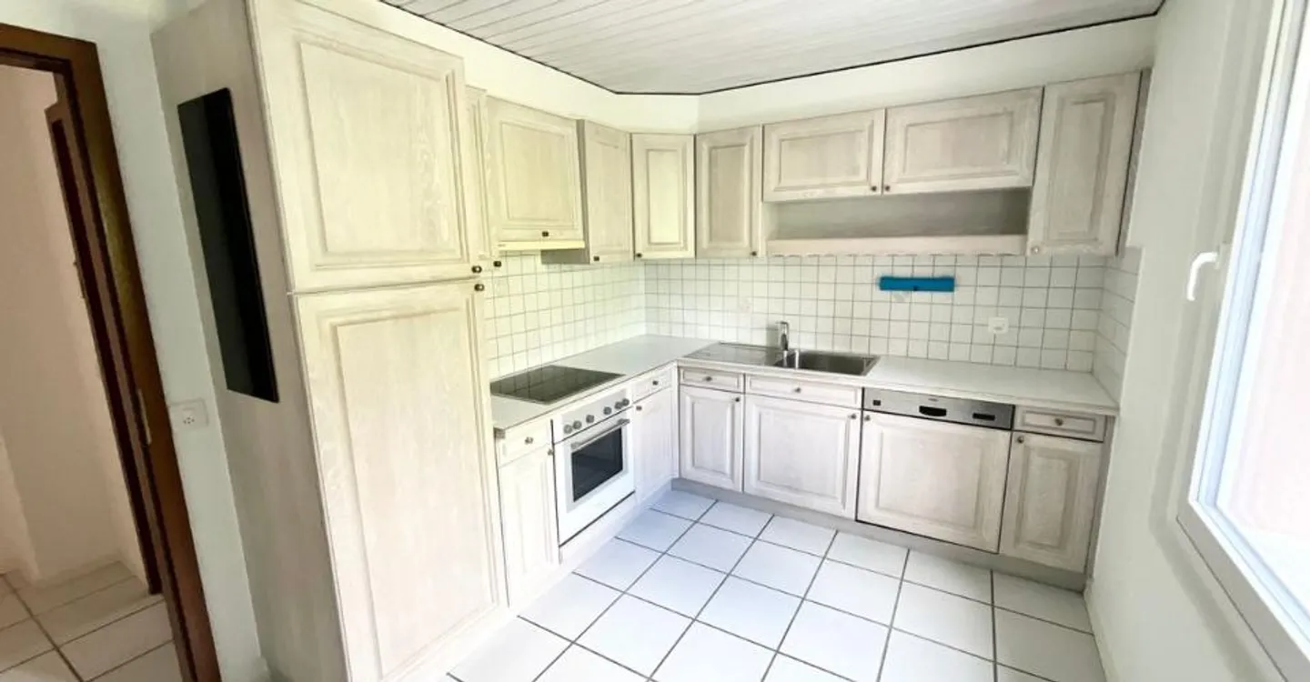Appartement rénové avec terrasse - Photo 1 sur 6