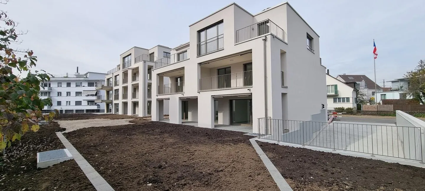 Prima occupazione di appartamenti nuovi e moderni in una posizione centrale a Dübendorf - Foto 1 di 9