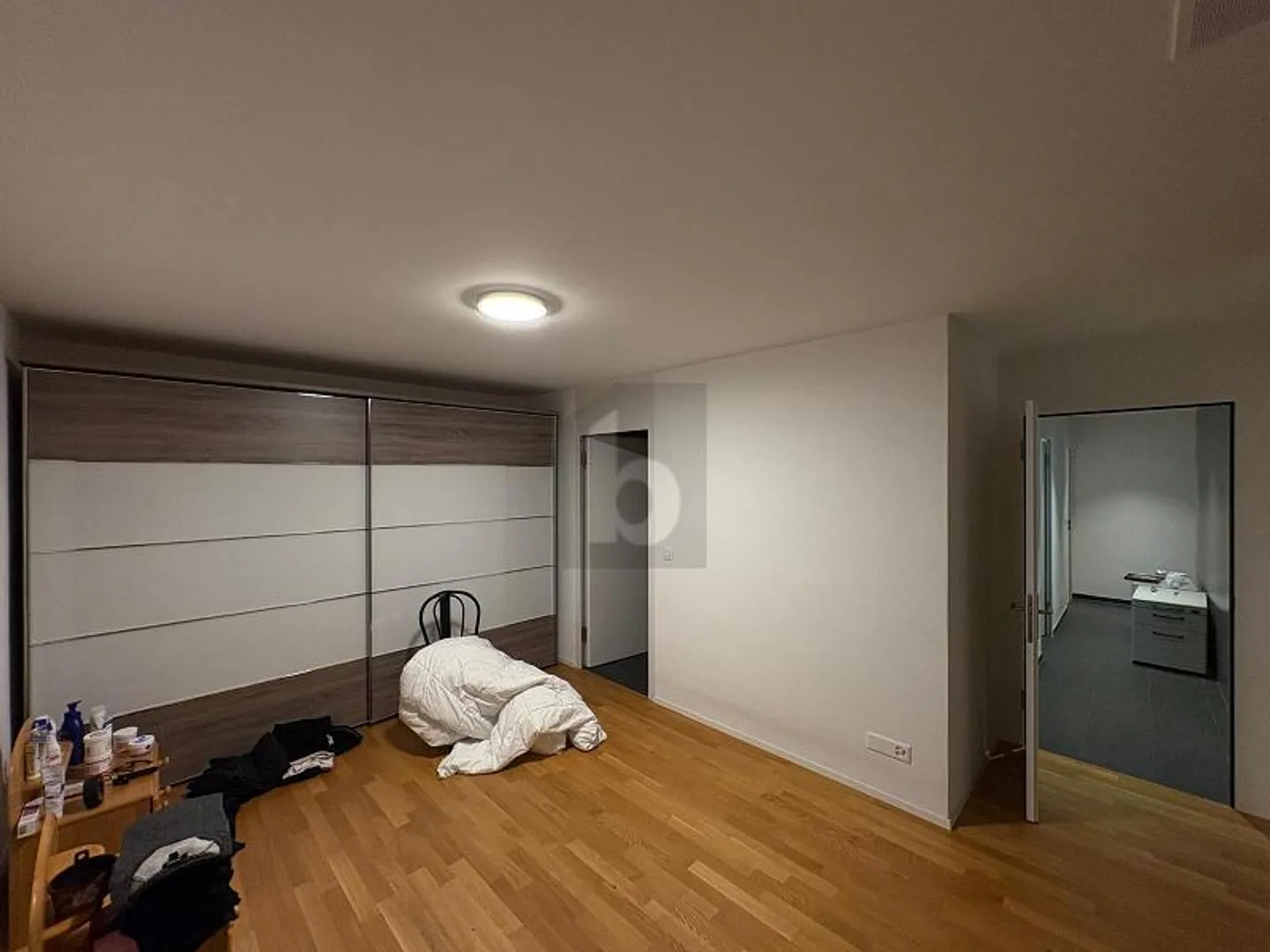 Attique à louer - Photo 3 sur 6