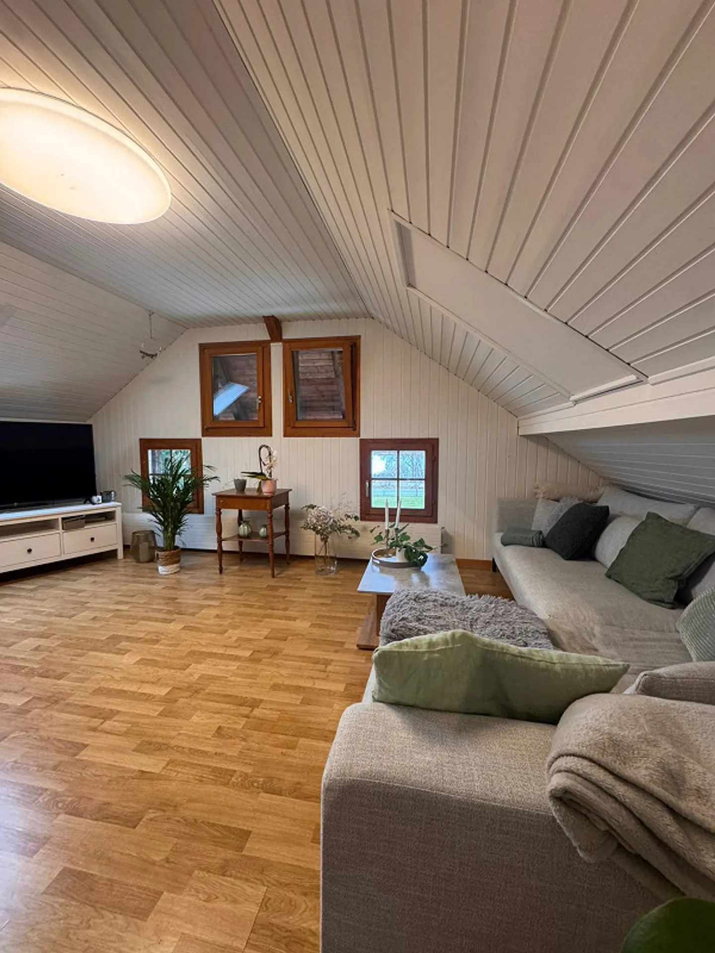 Appartamento mansardato accogliente con vista sul lago - Foto 4 di 7