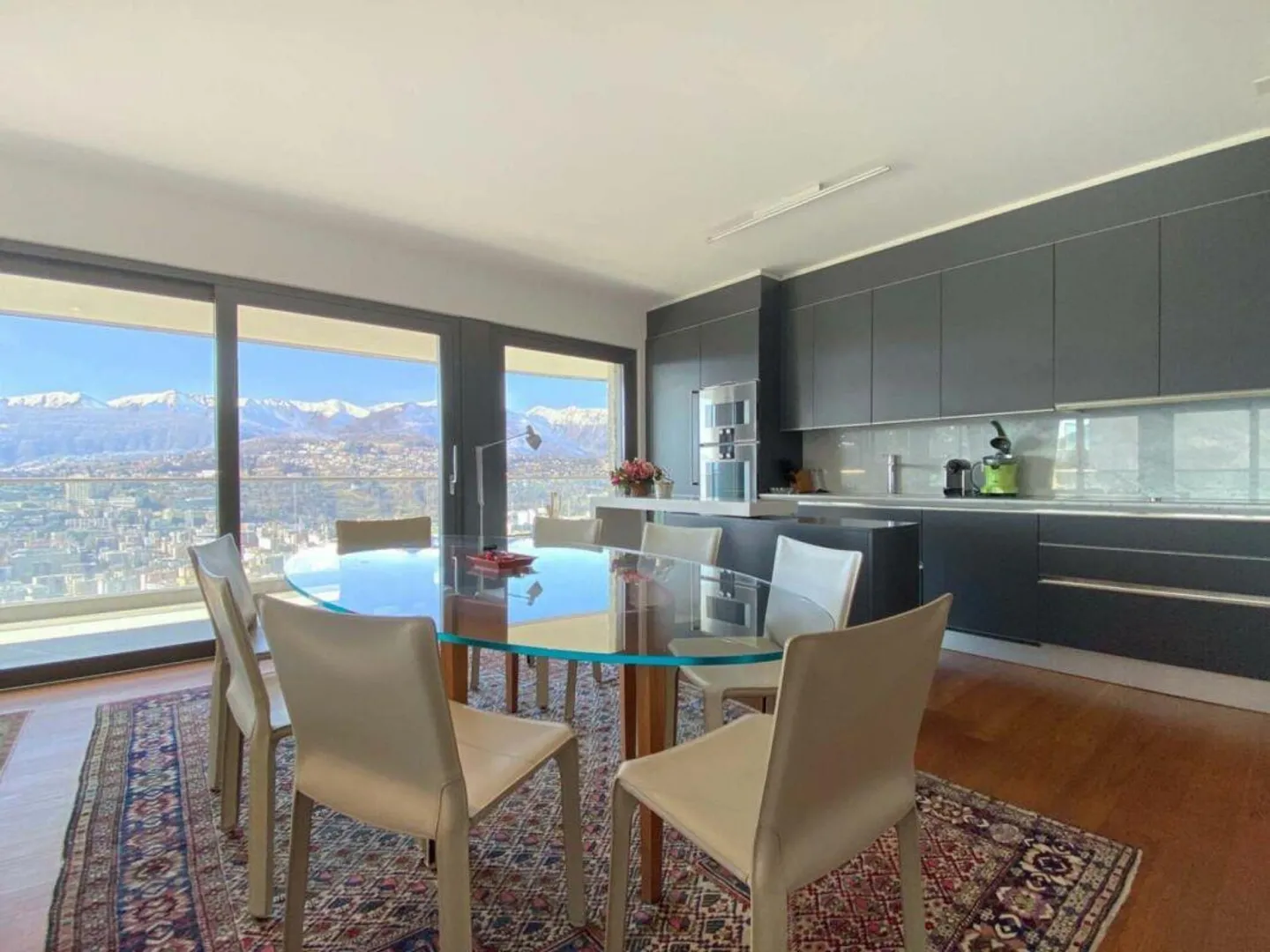 VIGANELLO · PANORAMA DE HAUTE QUALITÉ · SUR LES MONTAGNES · 4,5 CHAMBRES AVEC 3 SALLES DE BAINS ET GRANDE TERRASSE - Photo 4 sur 13