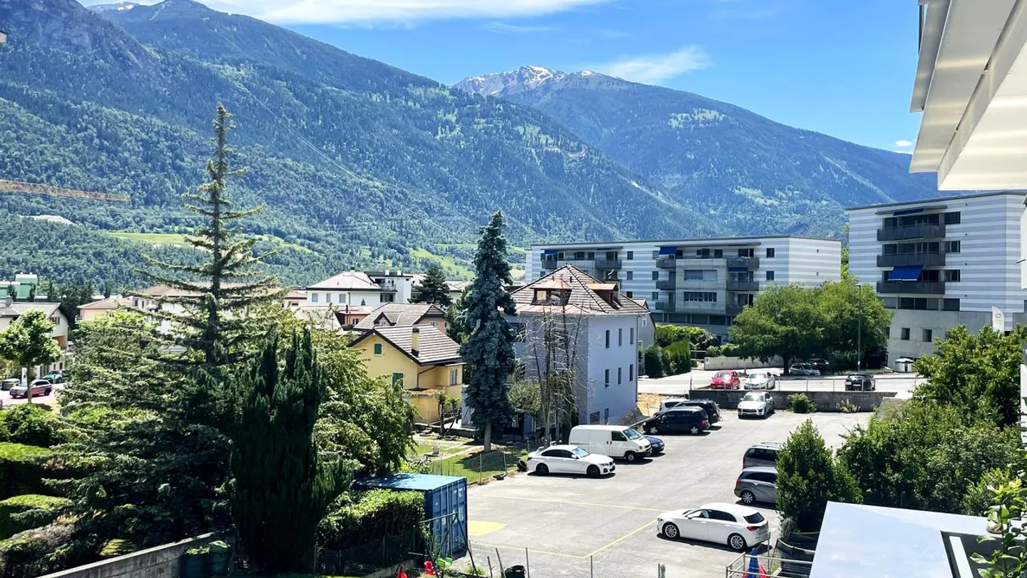 FOR SALE SPACIOUS 4.5 ROOM APARTMENT IN SIERRE - Photo 9 of 10