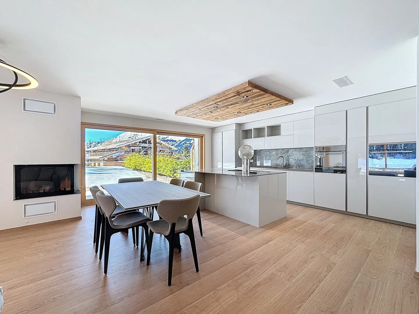 Wohnung im Minergie® Wohnchalet, gebaut 2022 - Foto 1 von 18