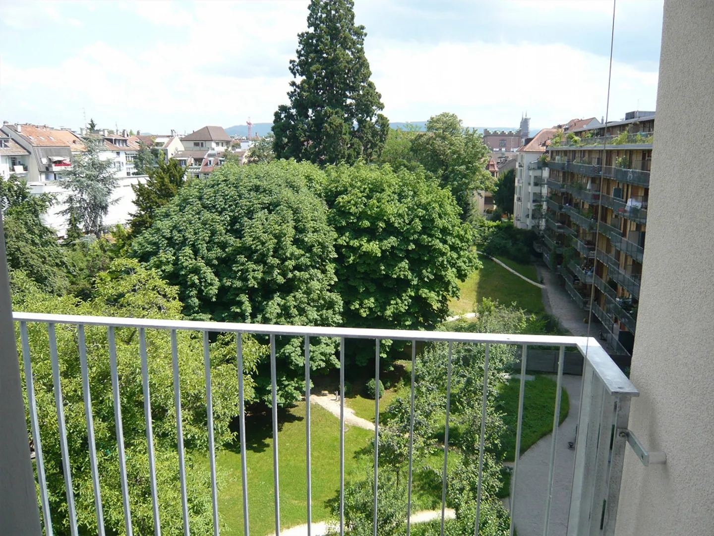 Appartamento ristrutturato e accogliente in stile antico con vista sul verde - Foto 4 di 5