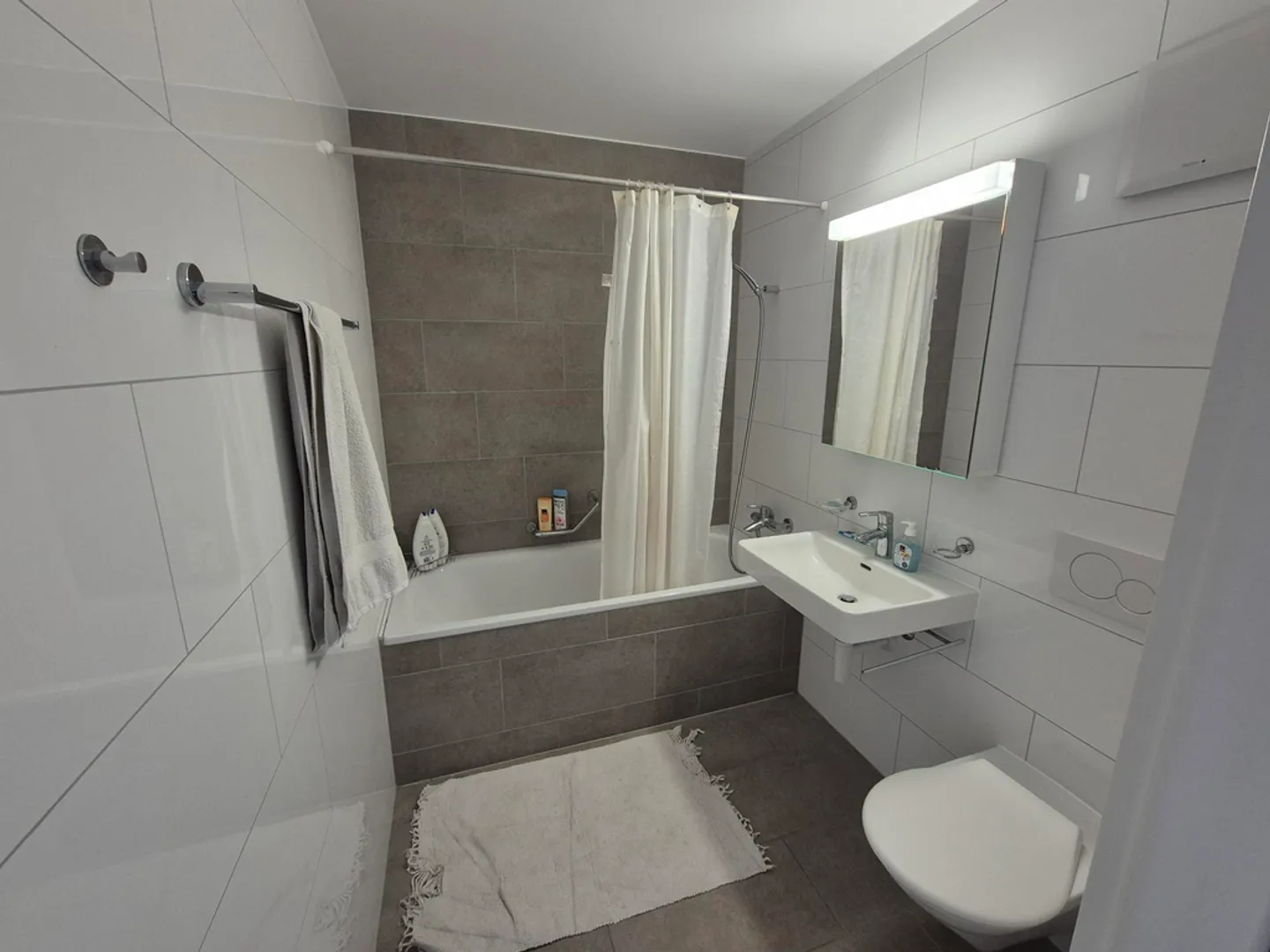 Familienwohnung mit 4,5 Zimmern im 2. Stock - Foto 7 von 9