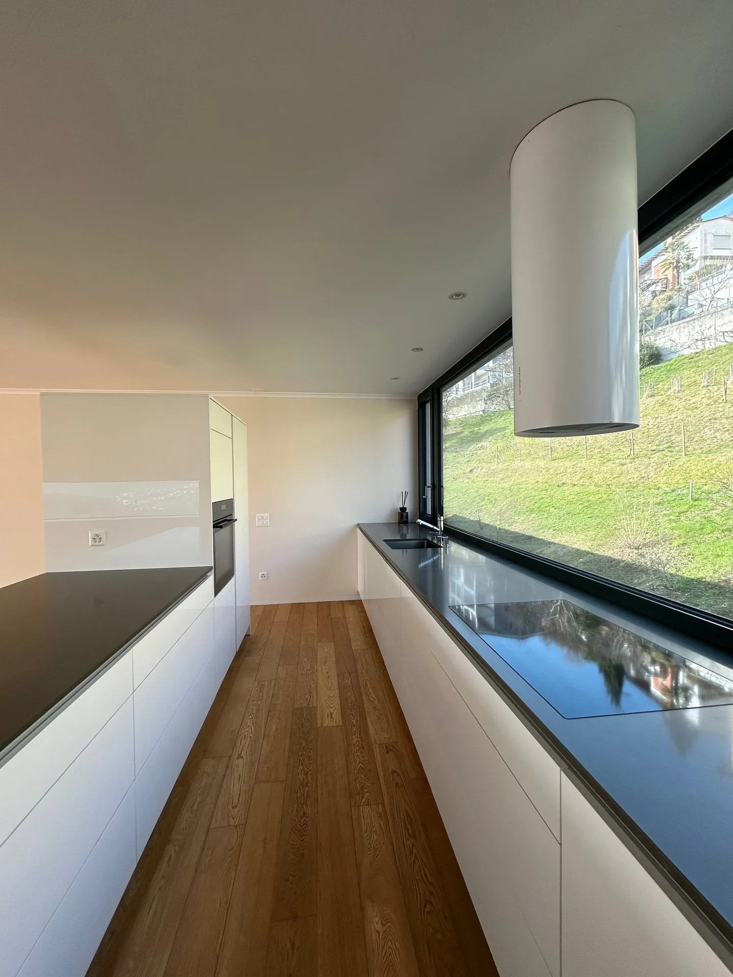 BIGORIO - BRIGHT 4-ROOM APARTMENT FOR RENT - Photo 4 of 10