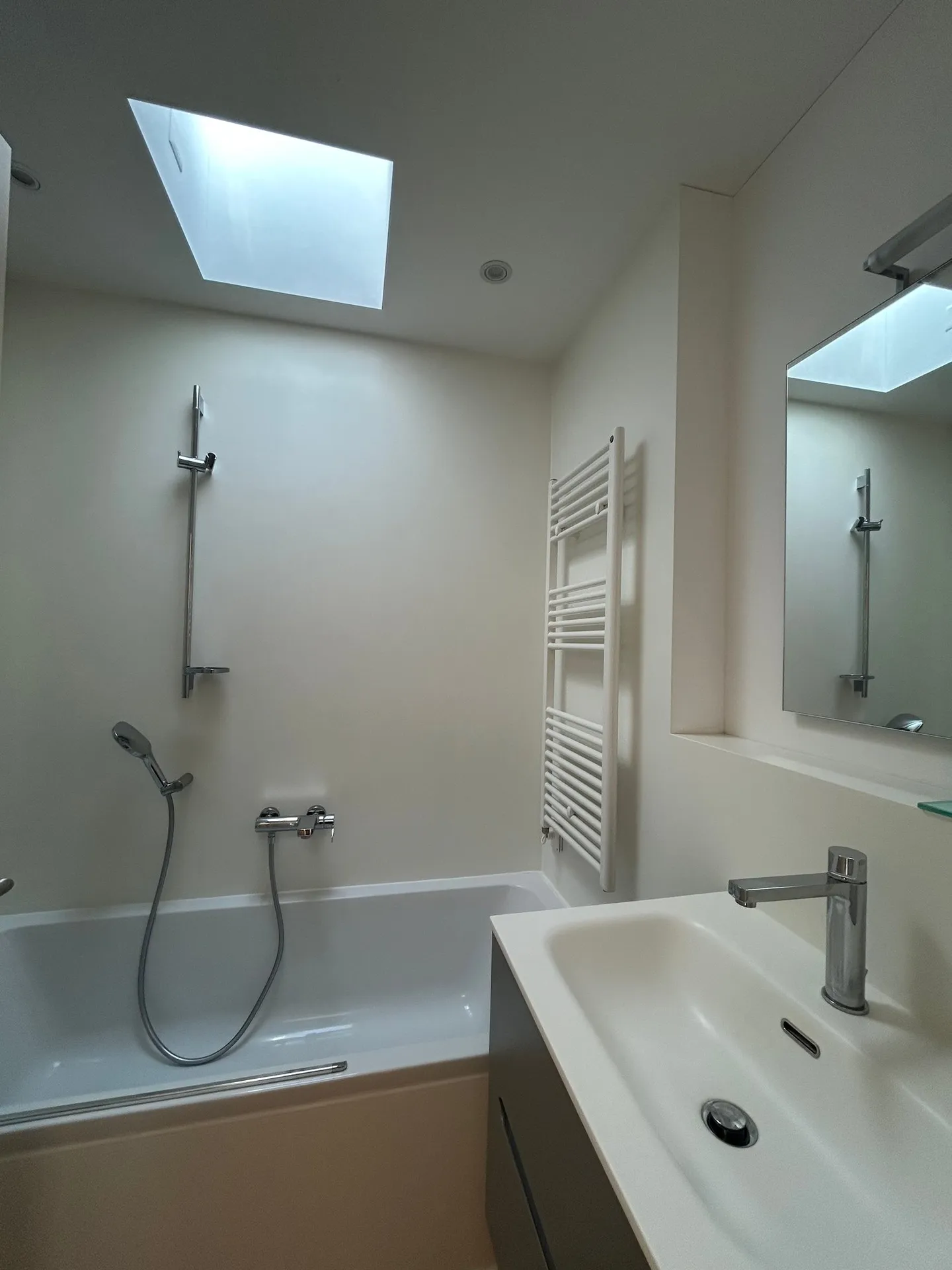 BIGORIO - BRIGHT 4-ROOM APARTMENT FOR RENT - Photo 10 of 10