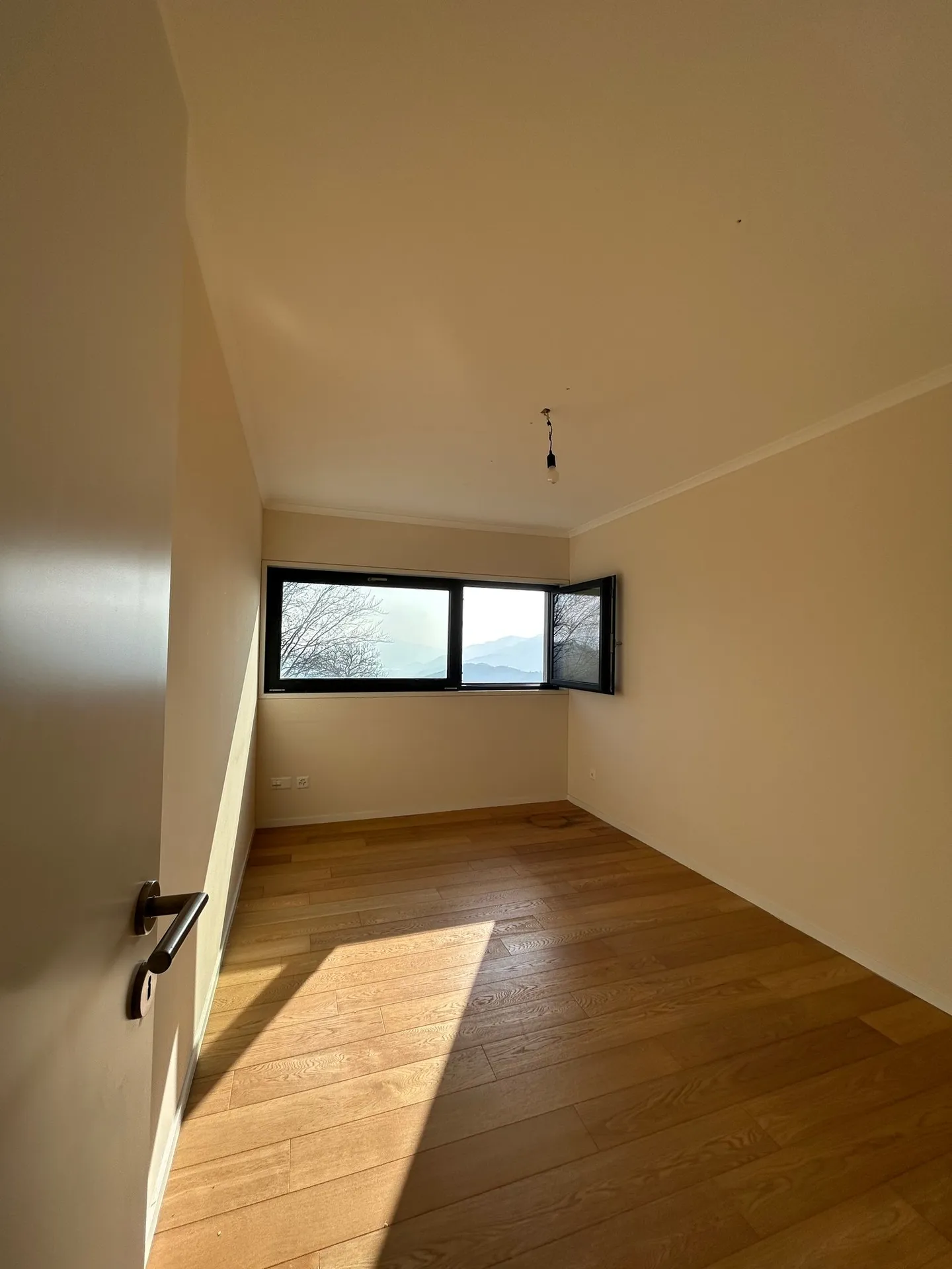 BIGORIO - BRIGHT 4-ROOM APARTMENT FOR RENT - Photo 8 of 10