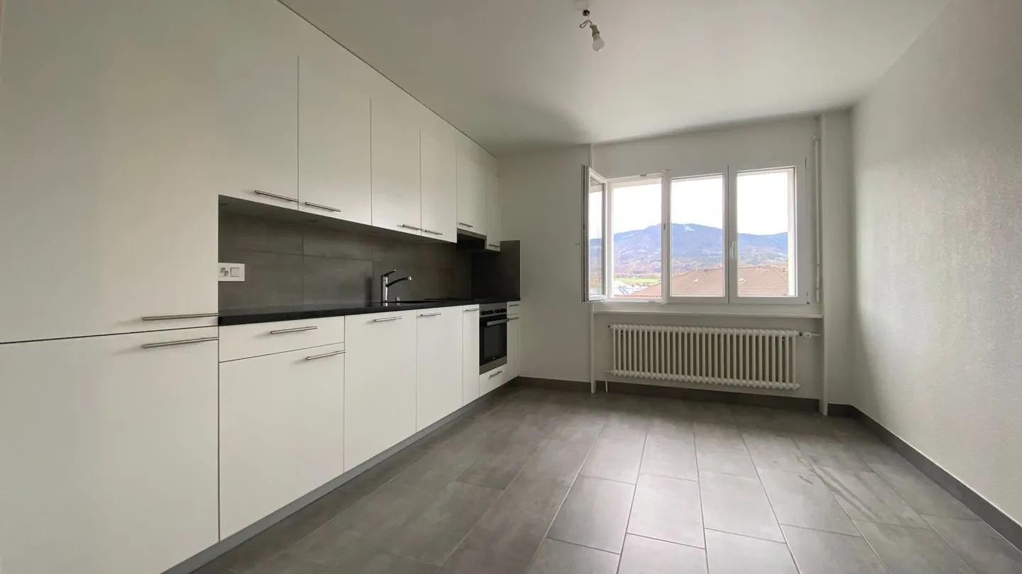 Four-Room Apartment - Photo 4 of 10