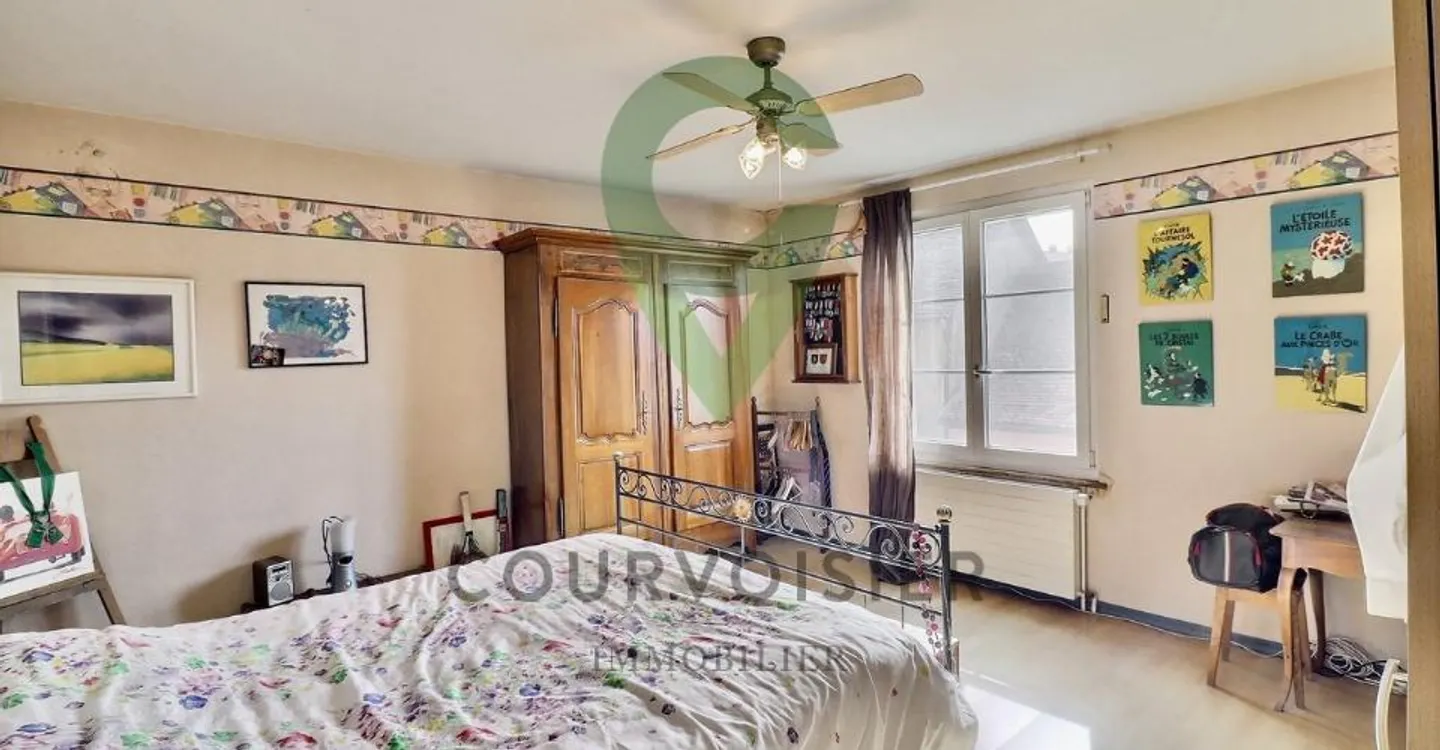 Character house with outbuildings and great potential - Photo 5 of 11