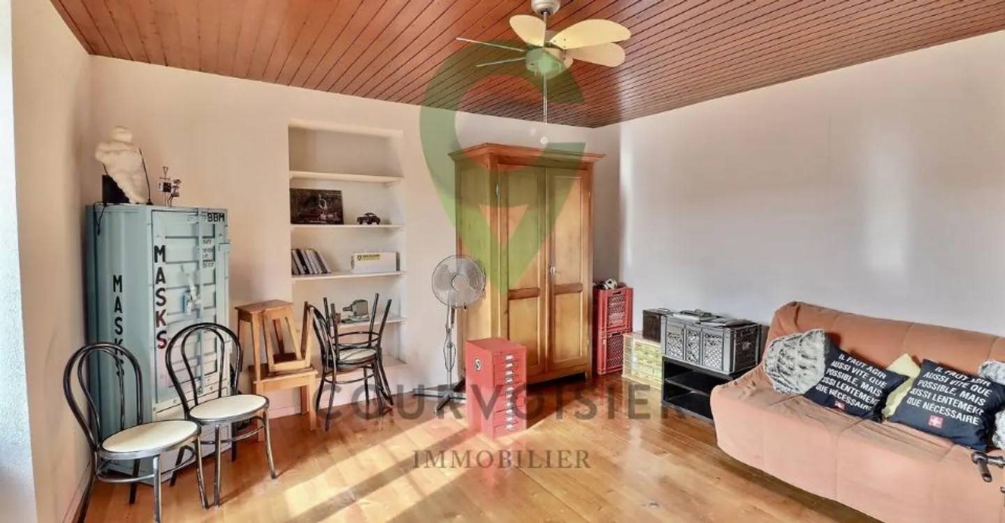 Character house with outbuildings and great potential - Photo 7 of 11