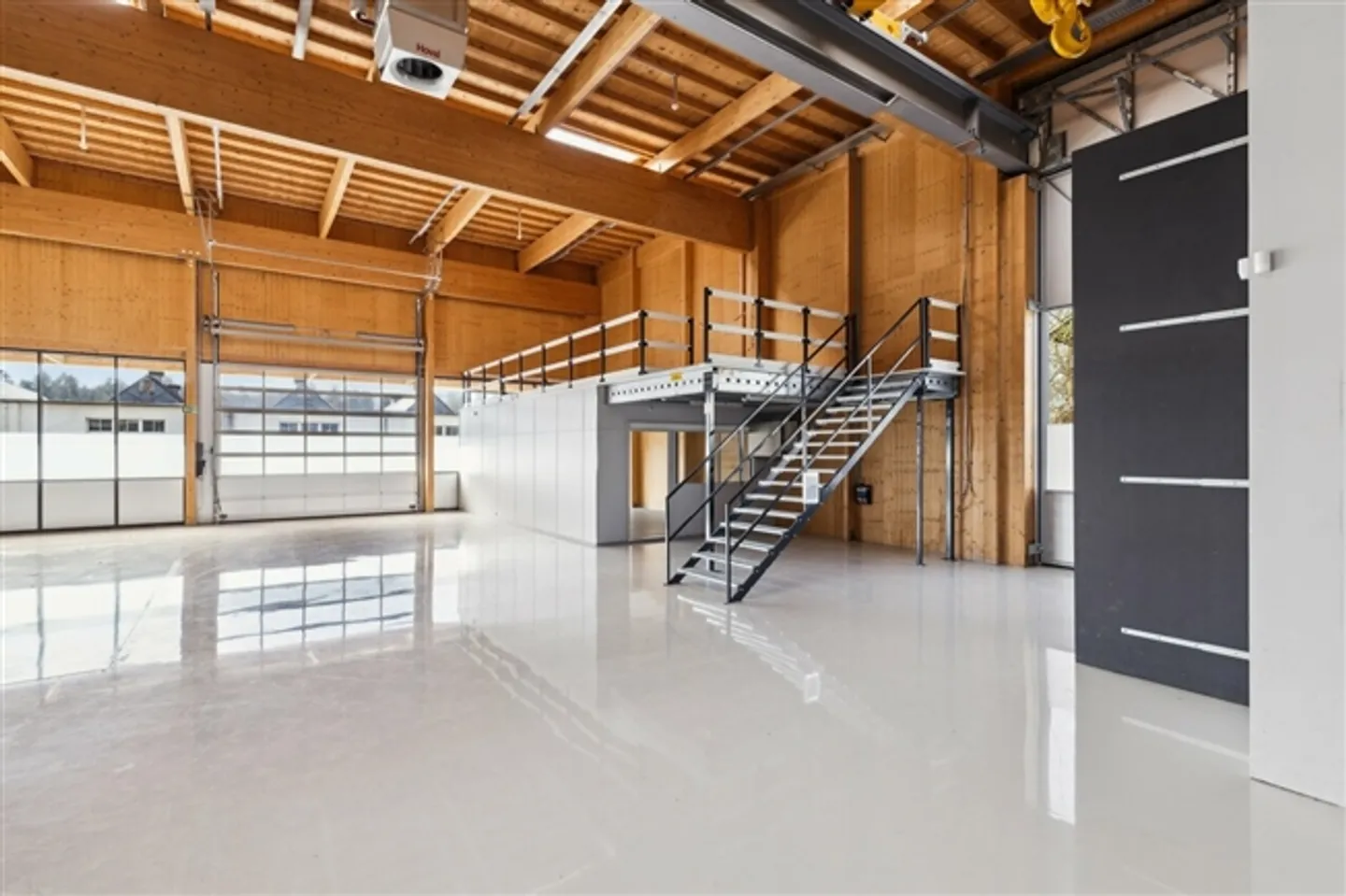 Capannone di produzione e magazzino con ottimi collegamenti di trasporto - Foto 5 di 12