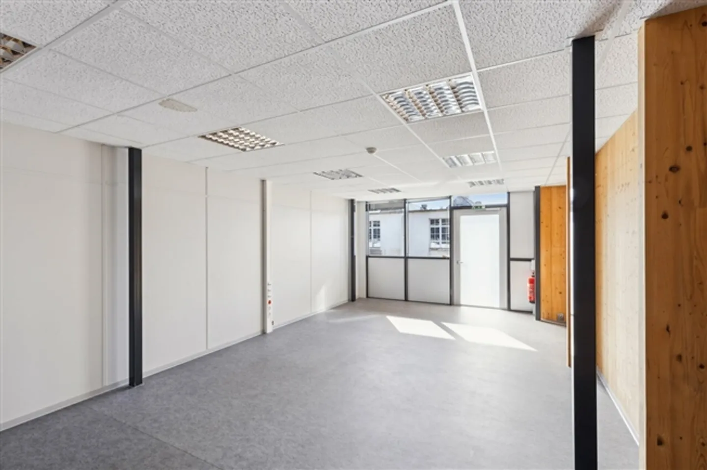 Capannone di produzione e magazzino con ottimi collegamenti di trasporto - Foto 6 di 12