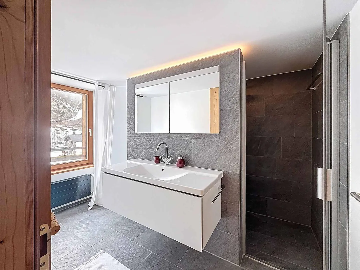 Charming 3-room apartment in the heart of Randa - Photo 5 of 6