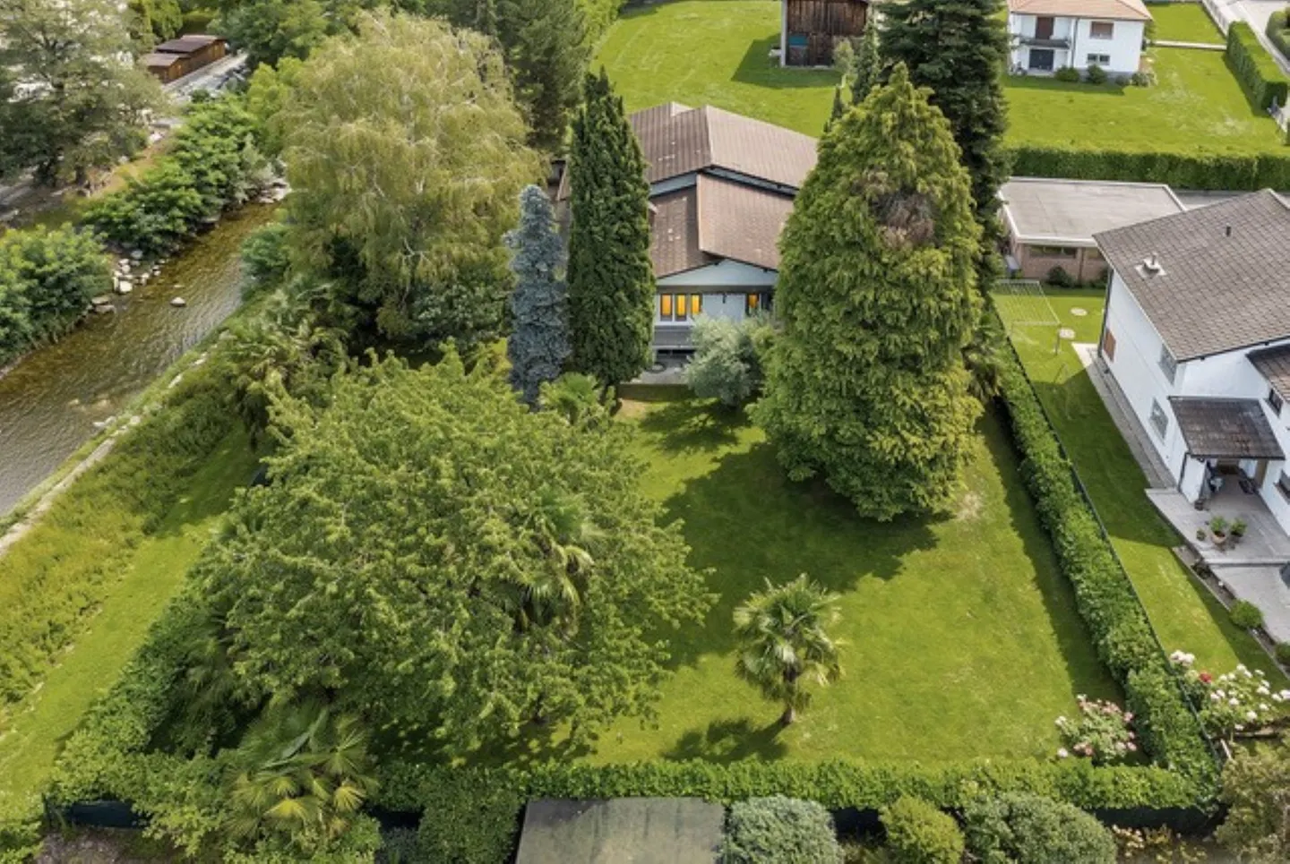 Large property with possible development on R3 - Photo 4 of 4