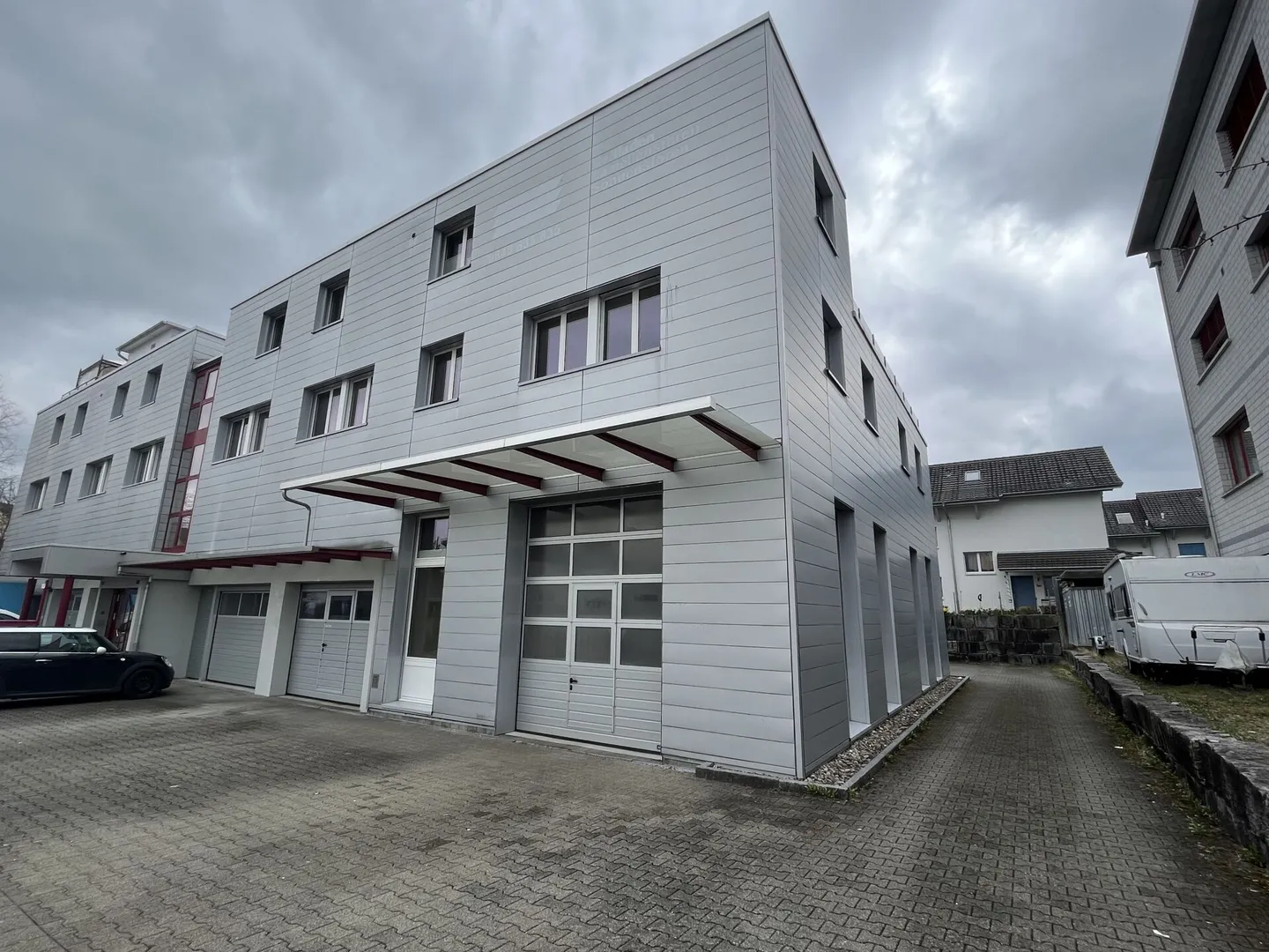 Geräumige Lagerhalle zu vermieten - Foto 1 von 6