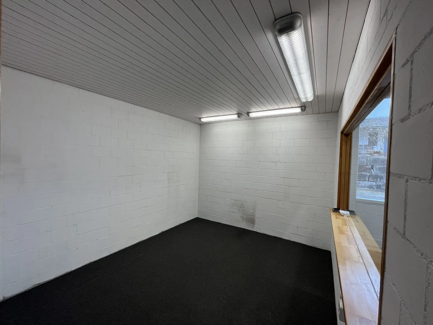 Geräumige Lagerhalle zu vermieten - Foto 4 von 6