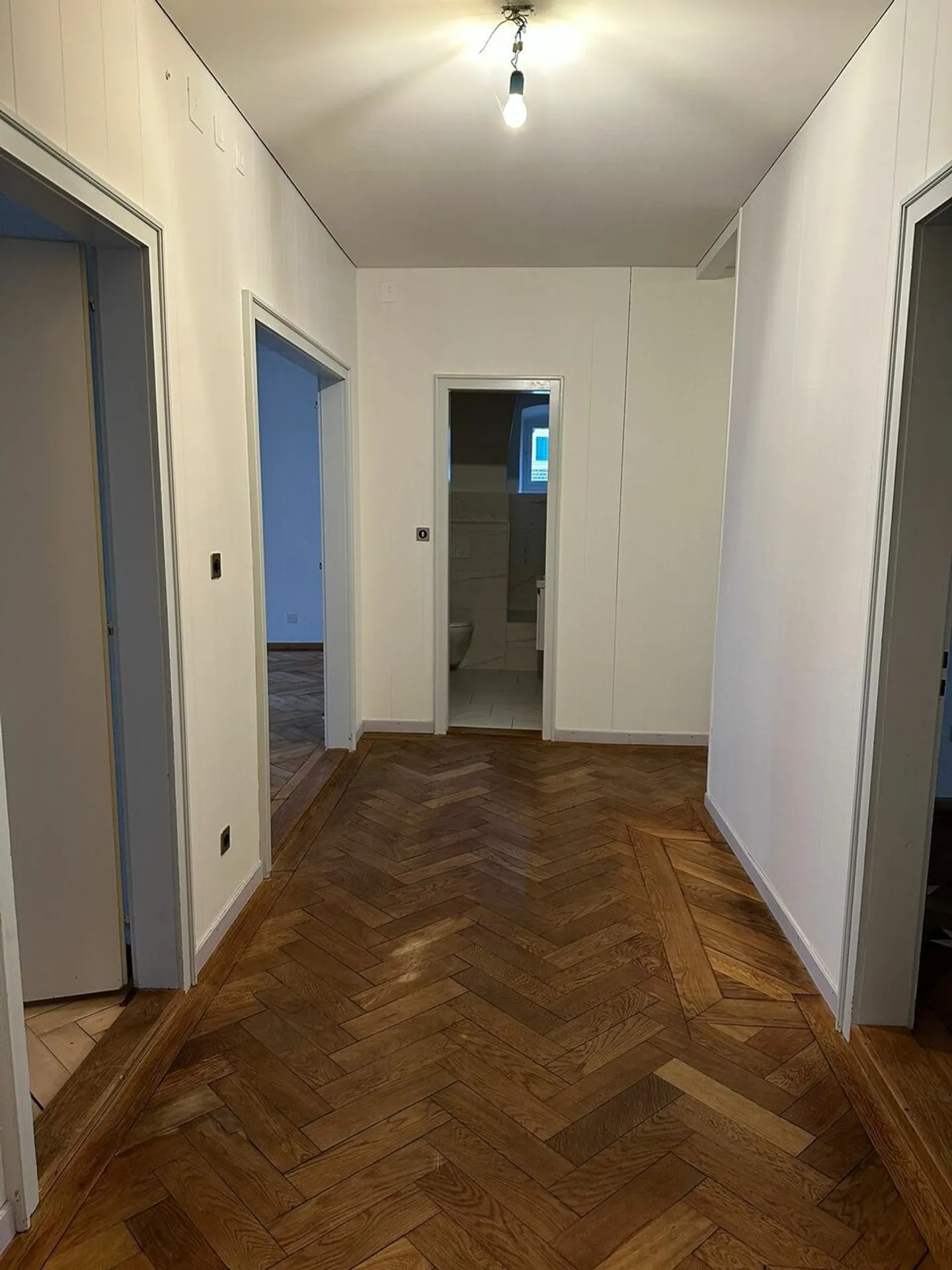 Gebäude mit 5 Wohnungen und einer Gewerbefläche. - Foto 3 von 15