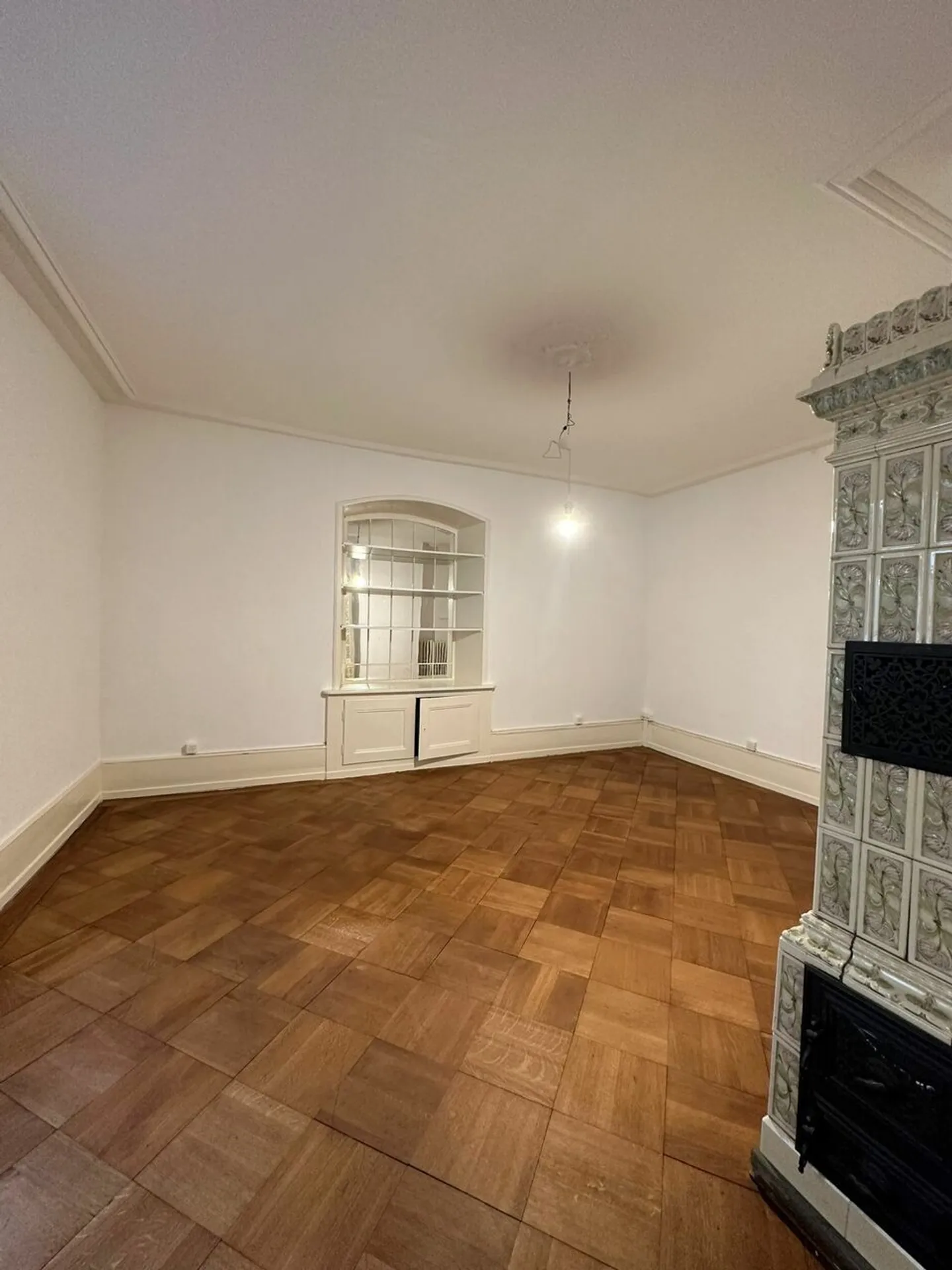 Gebäude mit 5 Wohnungen und einer Gewerbefläche. - Foto 5 von 15