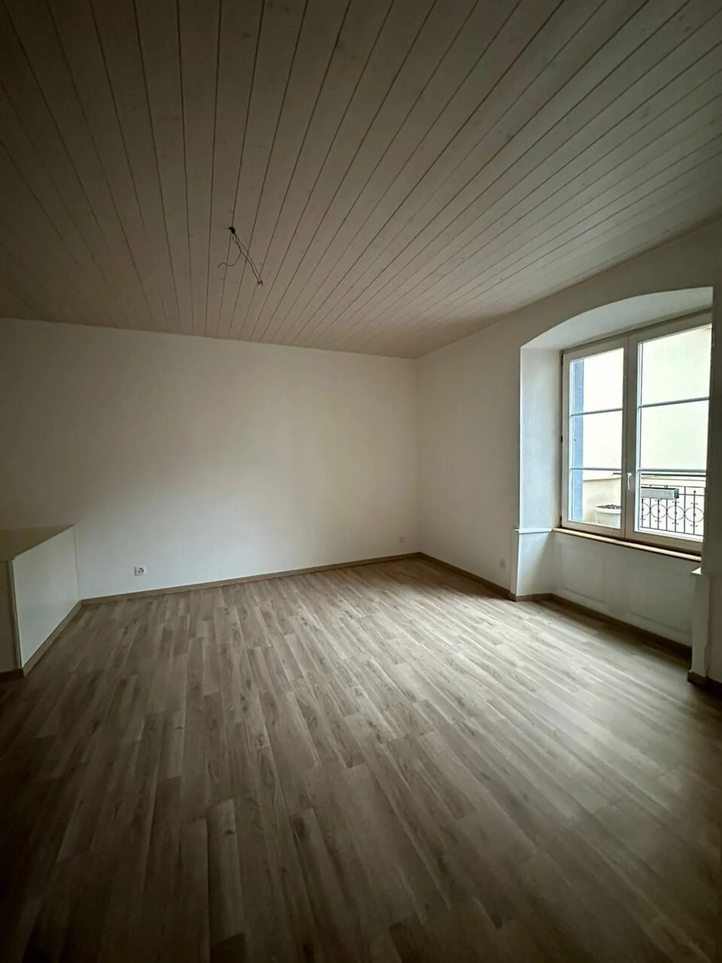 Gebäude mit 5 Wohnungen und einer Gewerbefläche. - Foto 8 von 15