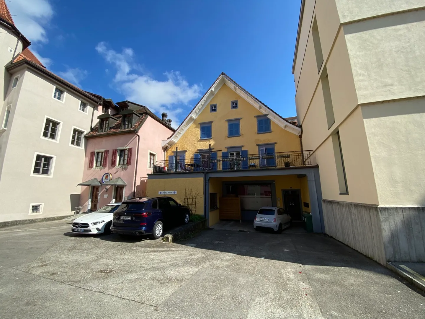 Gebäude mit 5 Wohnungen und einer Gewerbefläche. - Foto 12 von 15