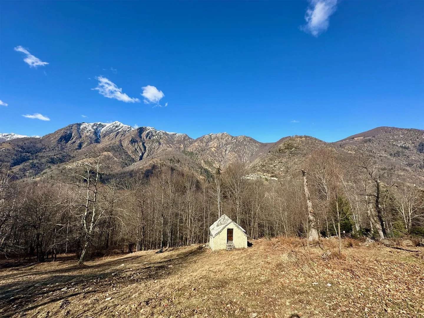 Rustico en campagne à rénover avec permis de construire - Photo 2 sur 8