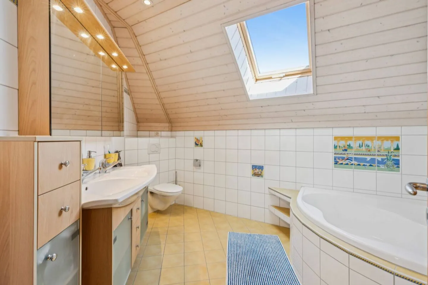 Individual Villa with Annexes - Photo 13 of 17
