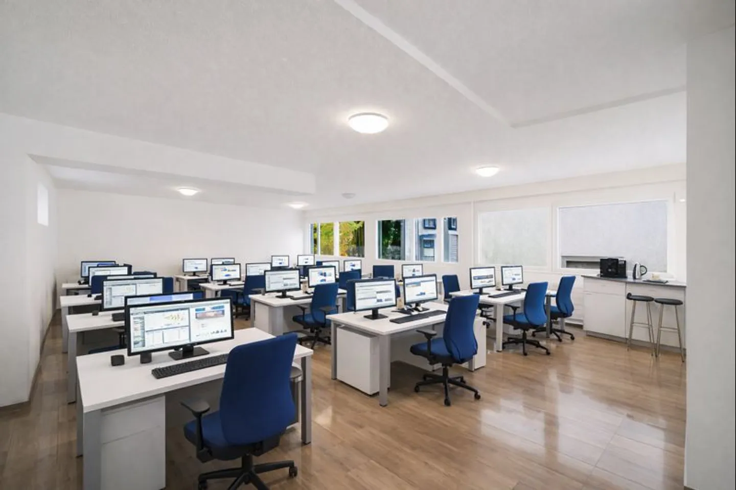 Ampio spazio commerciale personalizzabile - Foto 2 di 3