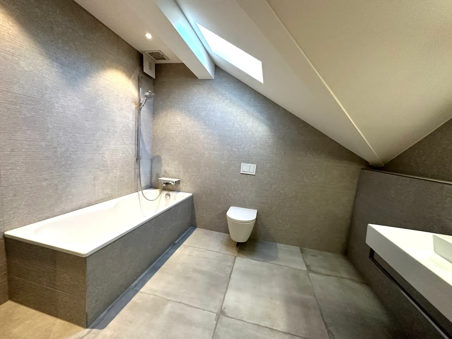 Great, modern and very cozy penthouse apartment - Photo 4 of 12