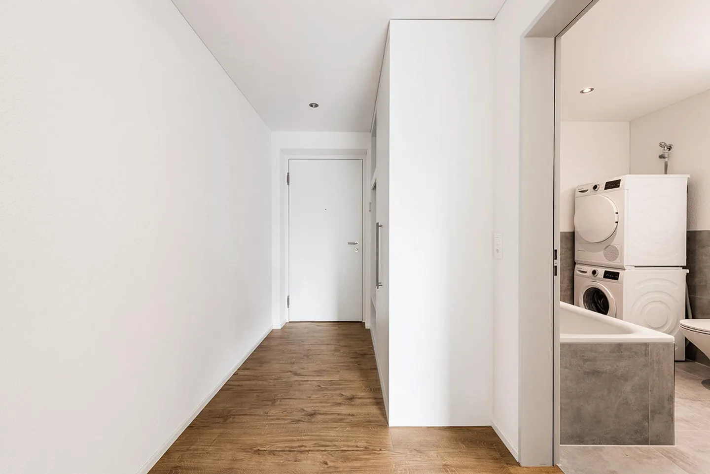 Top modern apartment near highway access - Photo 4 of 8