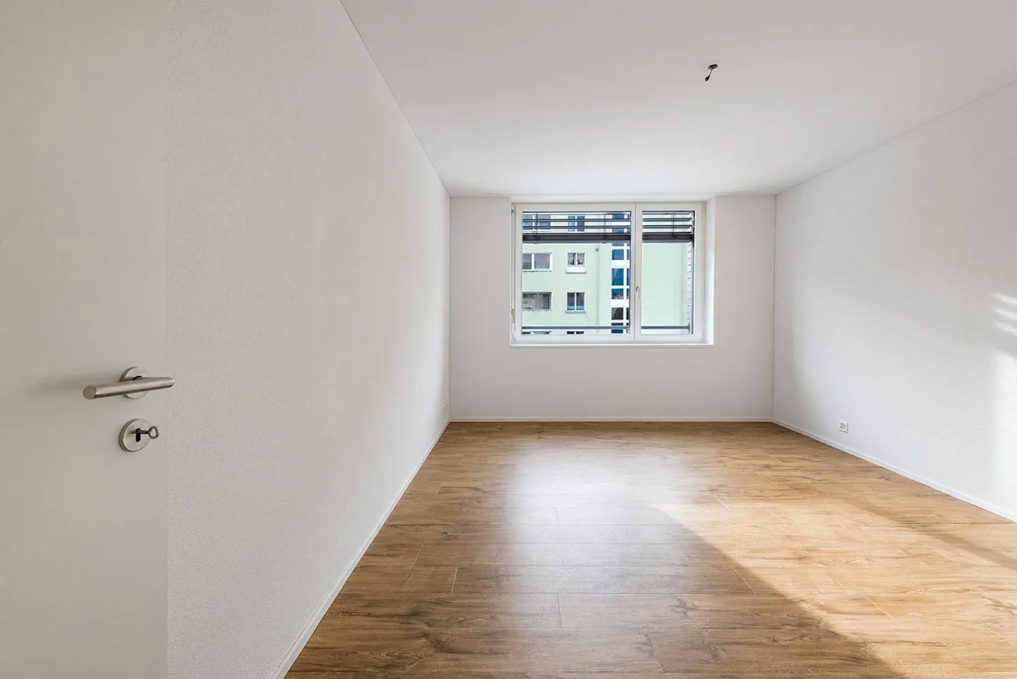 Top modern apartment near highway access - Photo 5 of 8