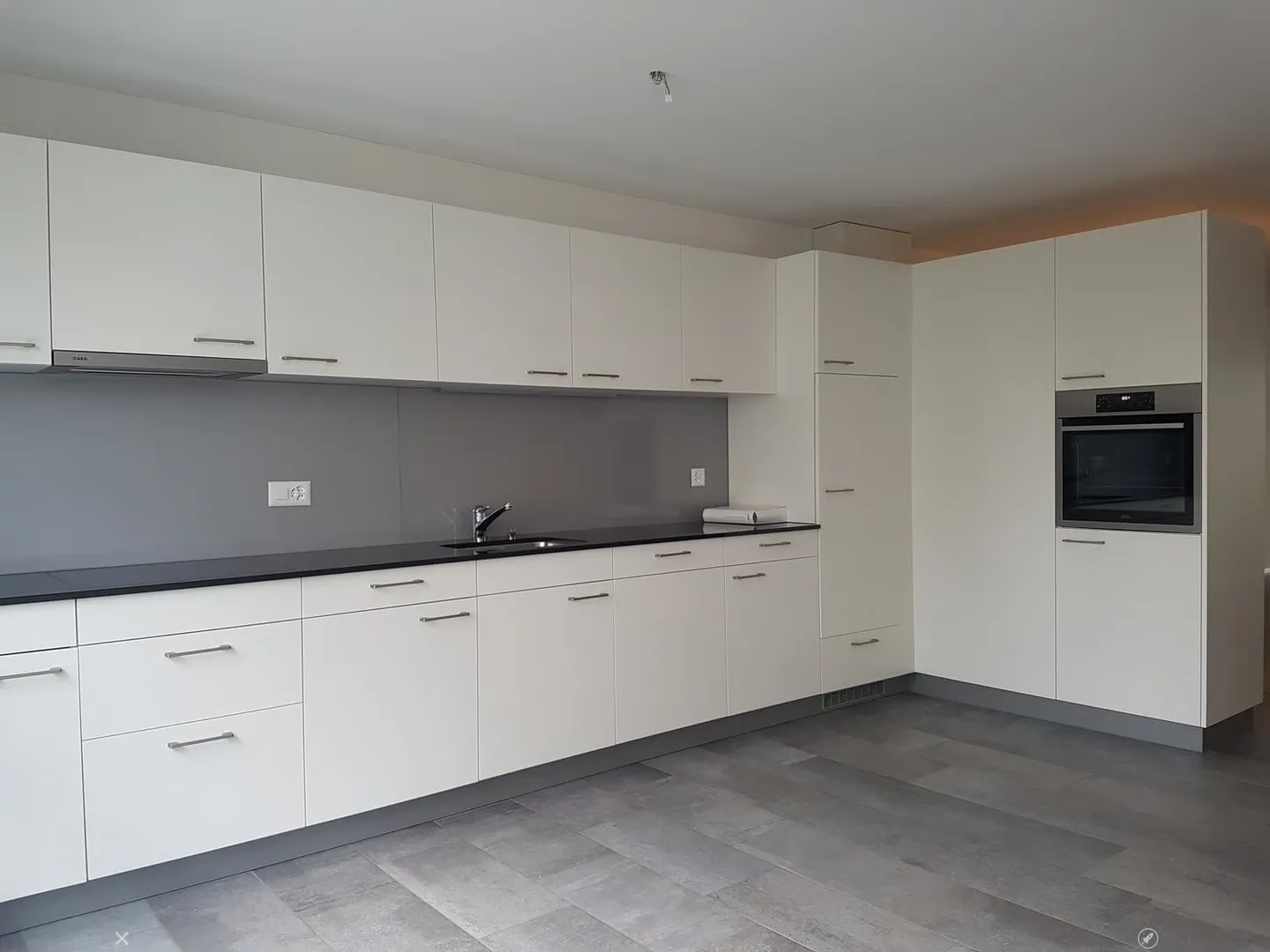 Appartement moderne de 3,5 pièces au rez-de-chaussée - Photo 2 sur 7