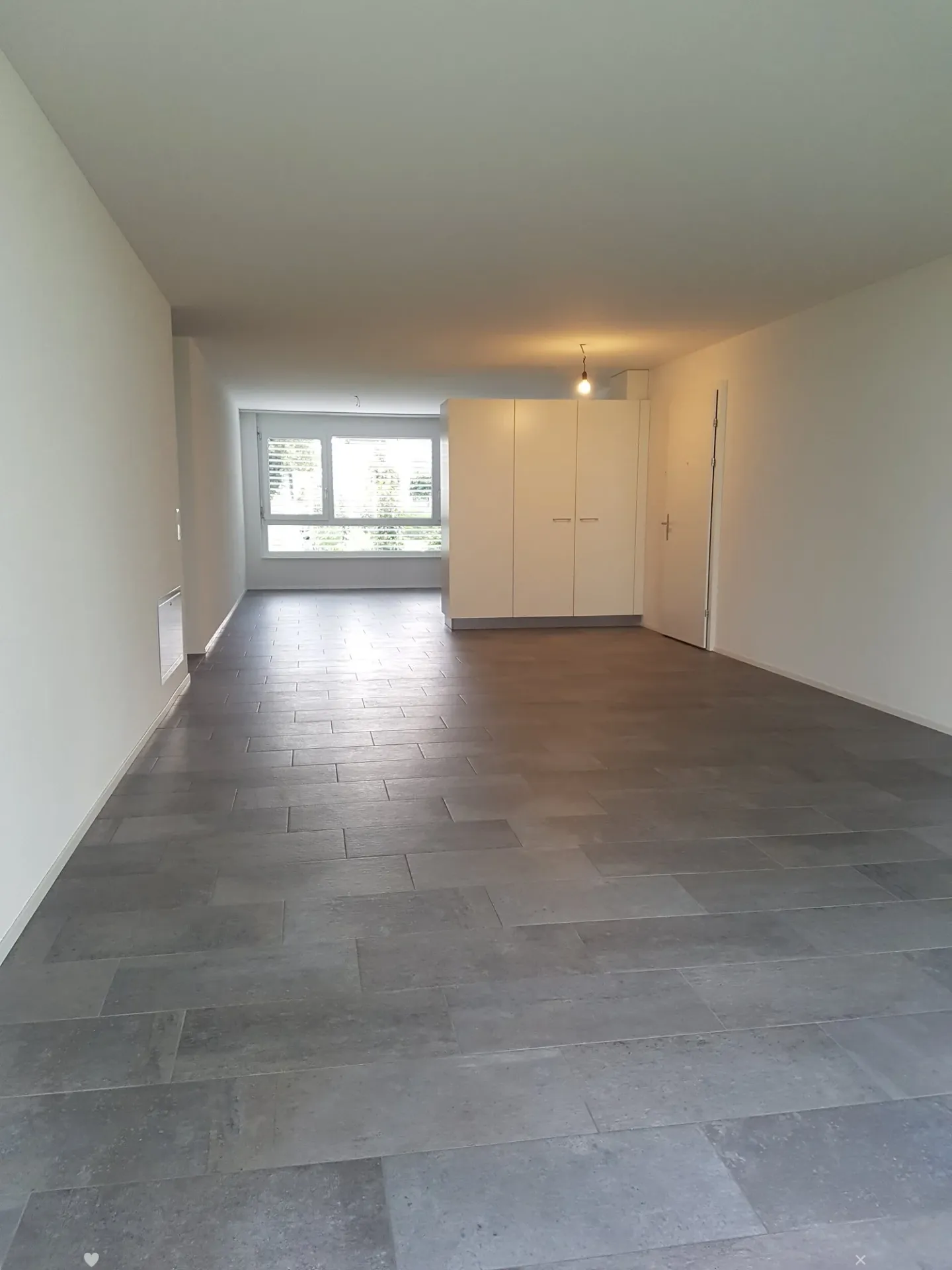 Appartement moderne de 3,5 pièces au rez-de-chaussée - Photo 3 sur 7