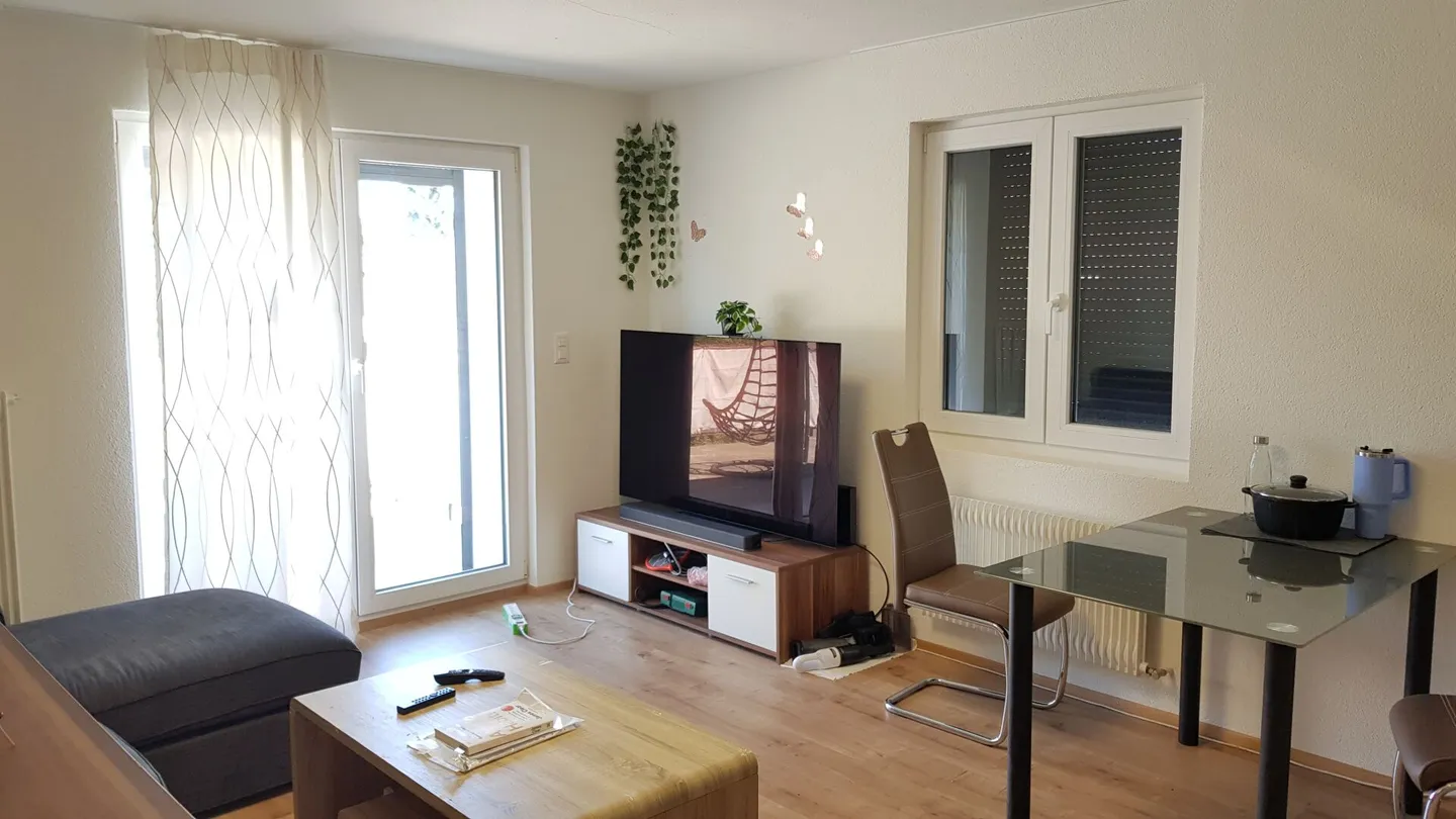 Appartement 3.5 pièces à louer dans un emplacement central - Photo 2 sur 8