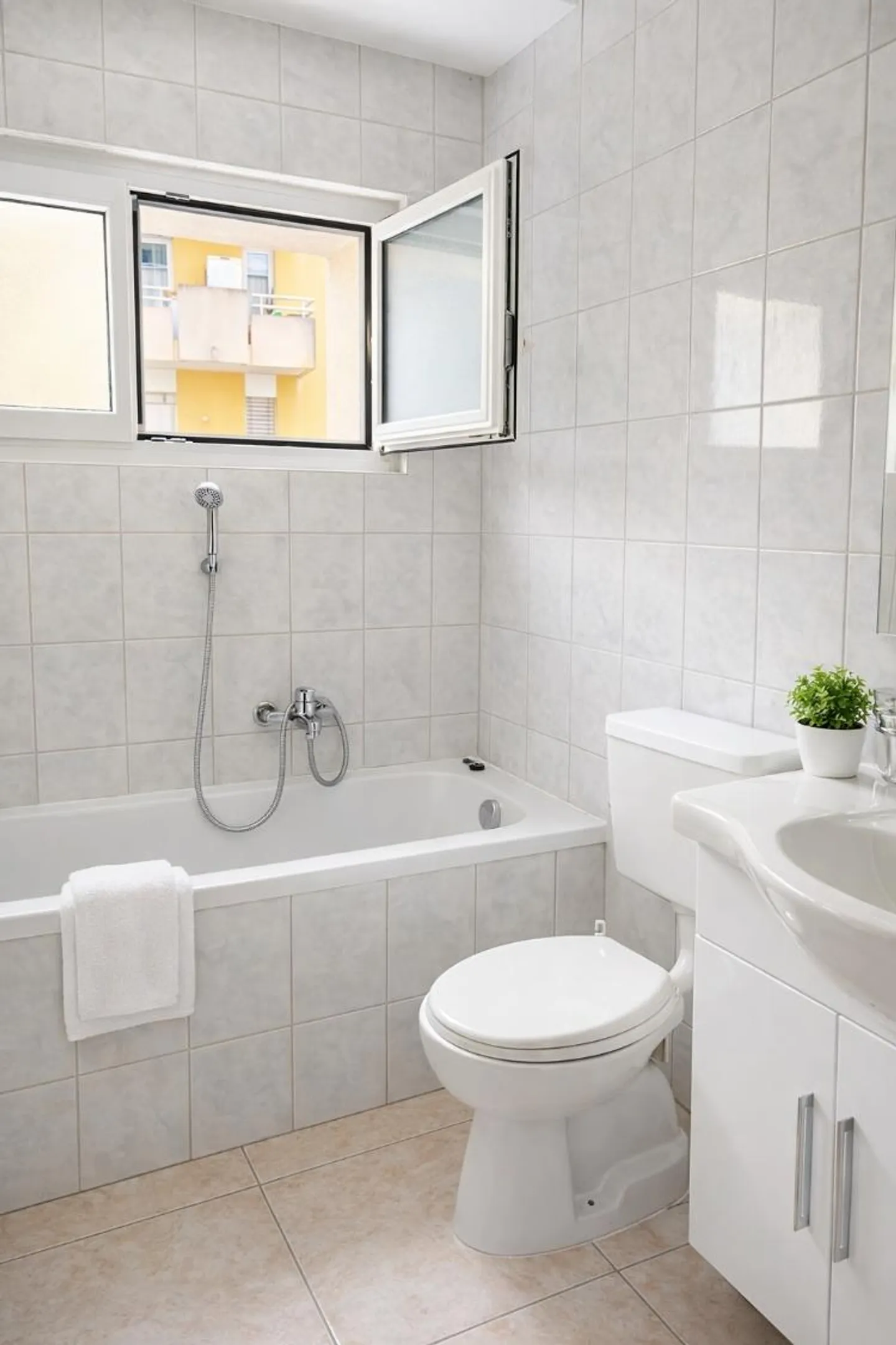 4,5-Zimmer-Wohnung - Foto 3 von 4