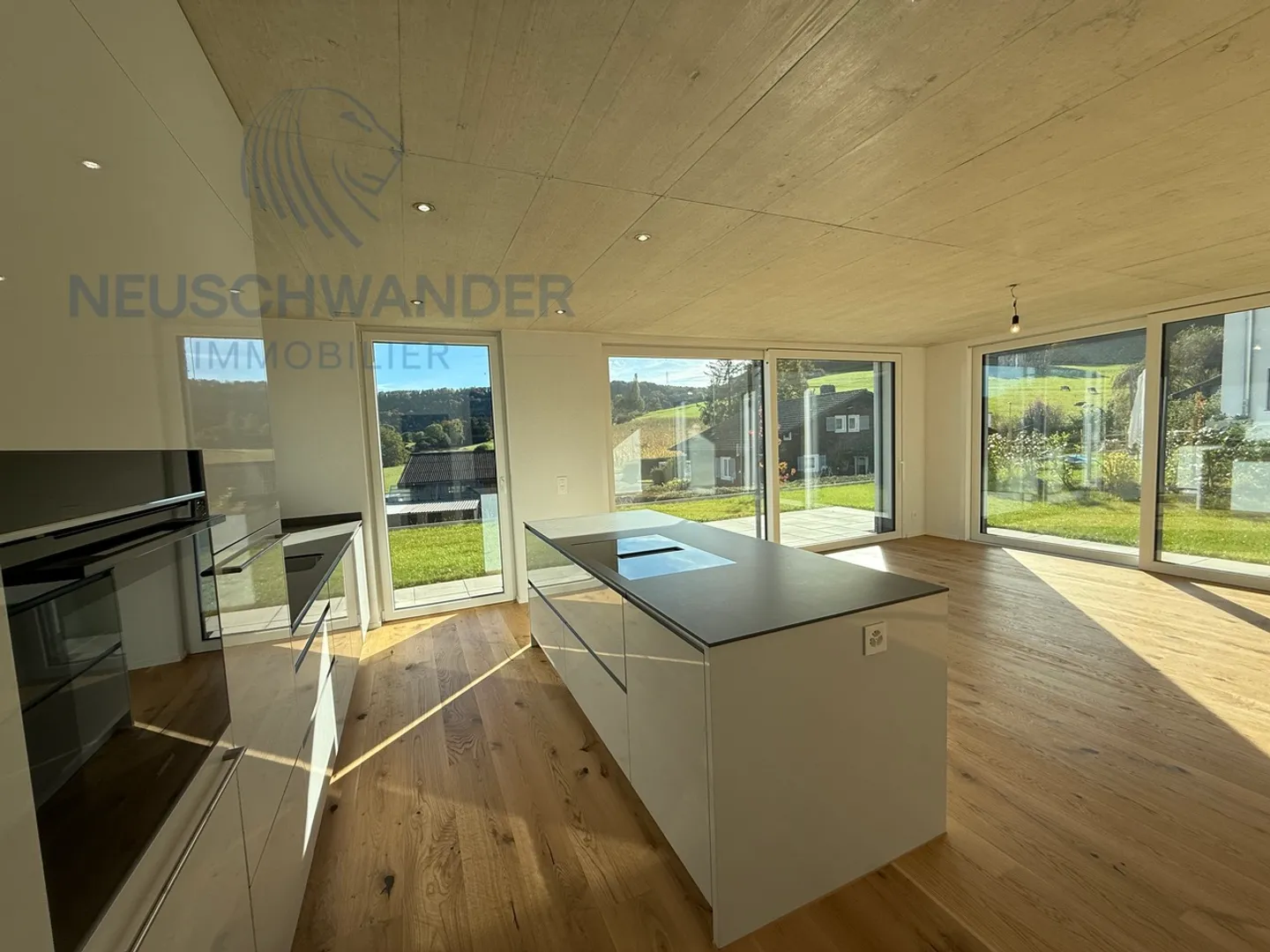 Sonnige Lage für diese moderne Villa im Herzen der Natur - Foto 7 von 25