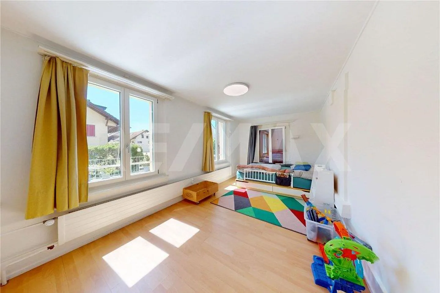 Clever investiert: Dreifamilienhaus in Aarberg mit Atelier und Garten - Foto 9 von 13