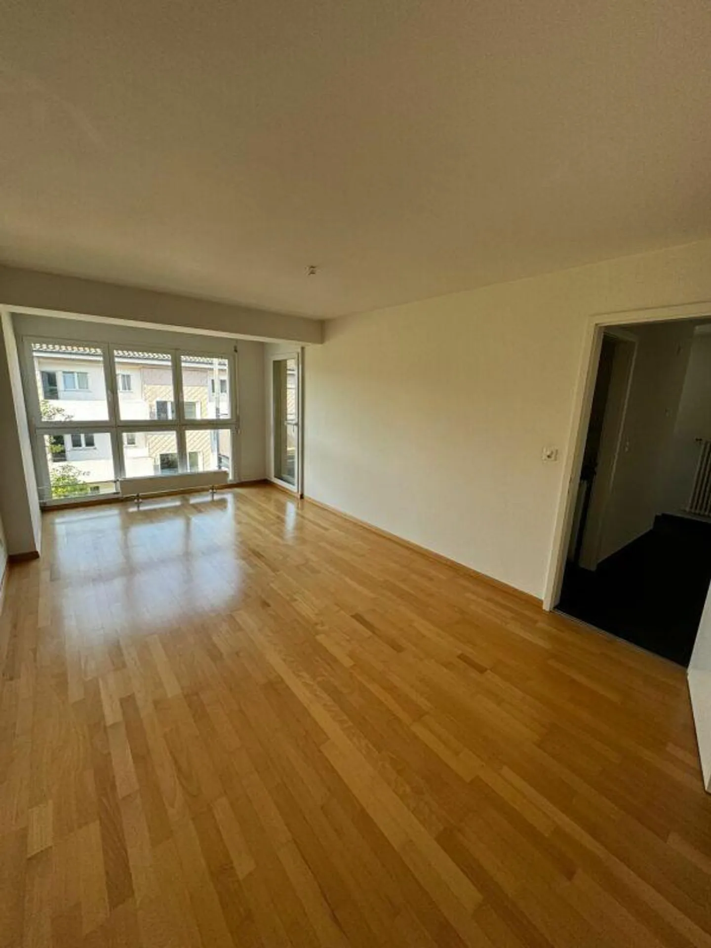 Luminoso appartamento di 2,5 stanze in un tranquillo quartiere residenziale con un meraviglioso balcone - Foto 5 di 7