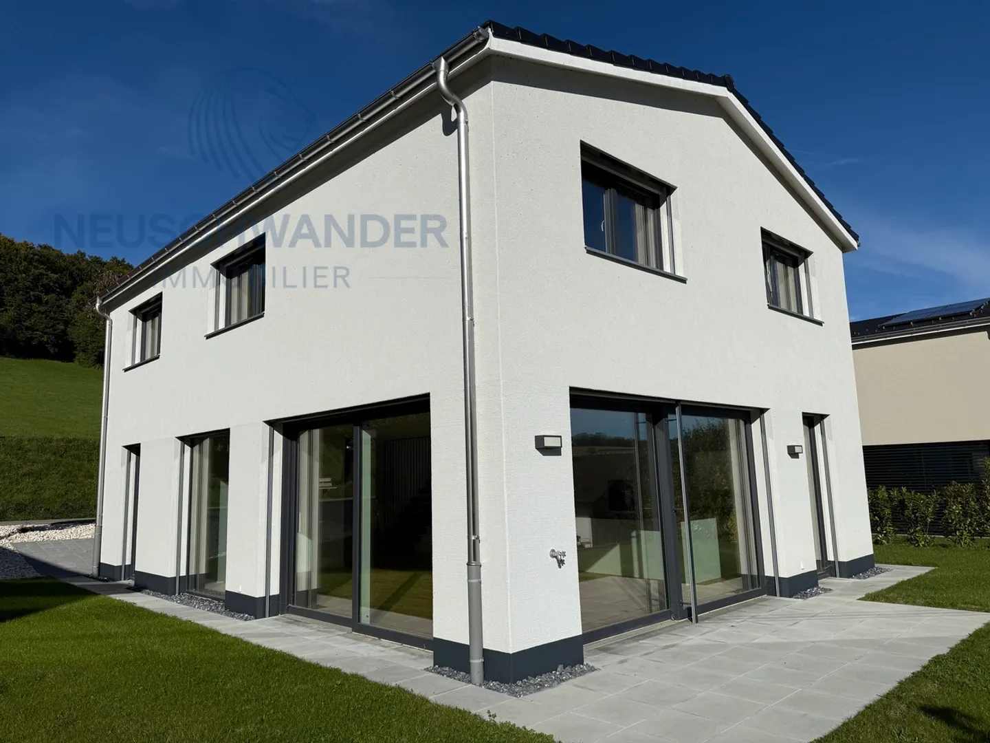 Sonnige Lage für diese moderne Villa im Herzen der Natur - Foto 18 von 25
